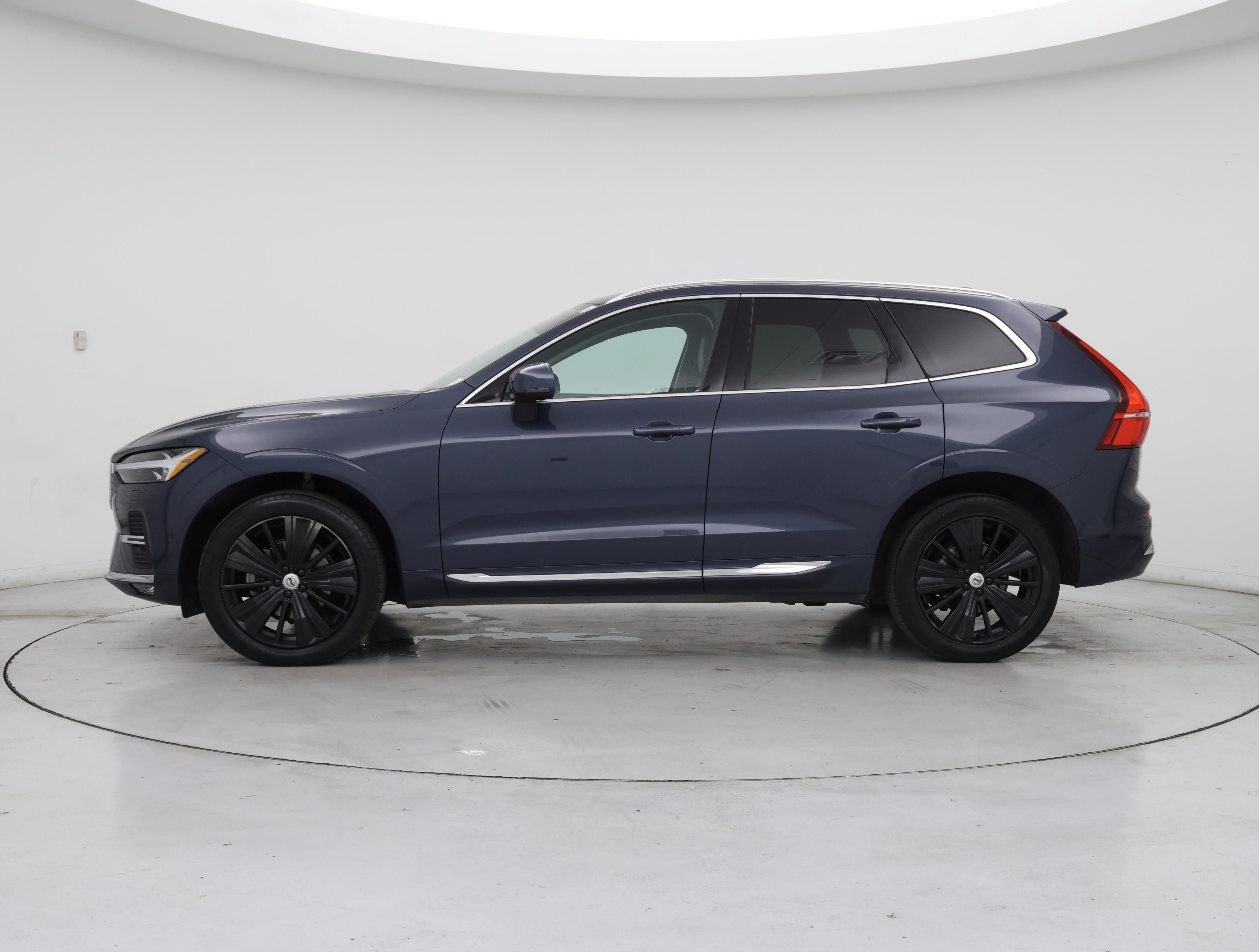 Thumbnail: 2023 Volvo XC60 - 3