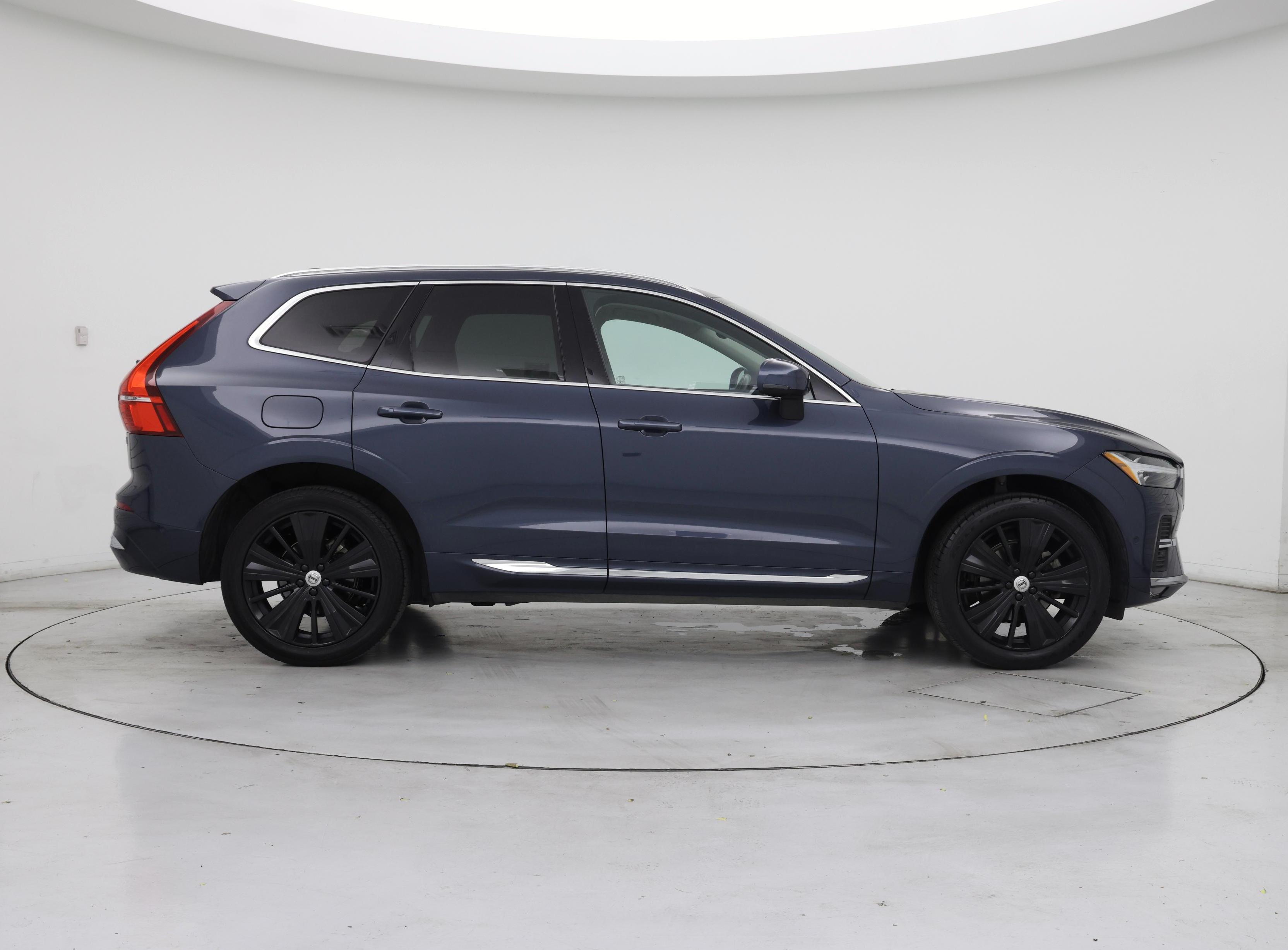 Thumbnail: 2023 Volvo XC60 - 7