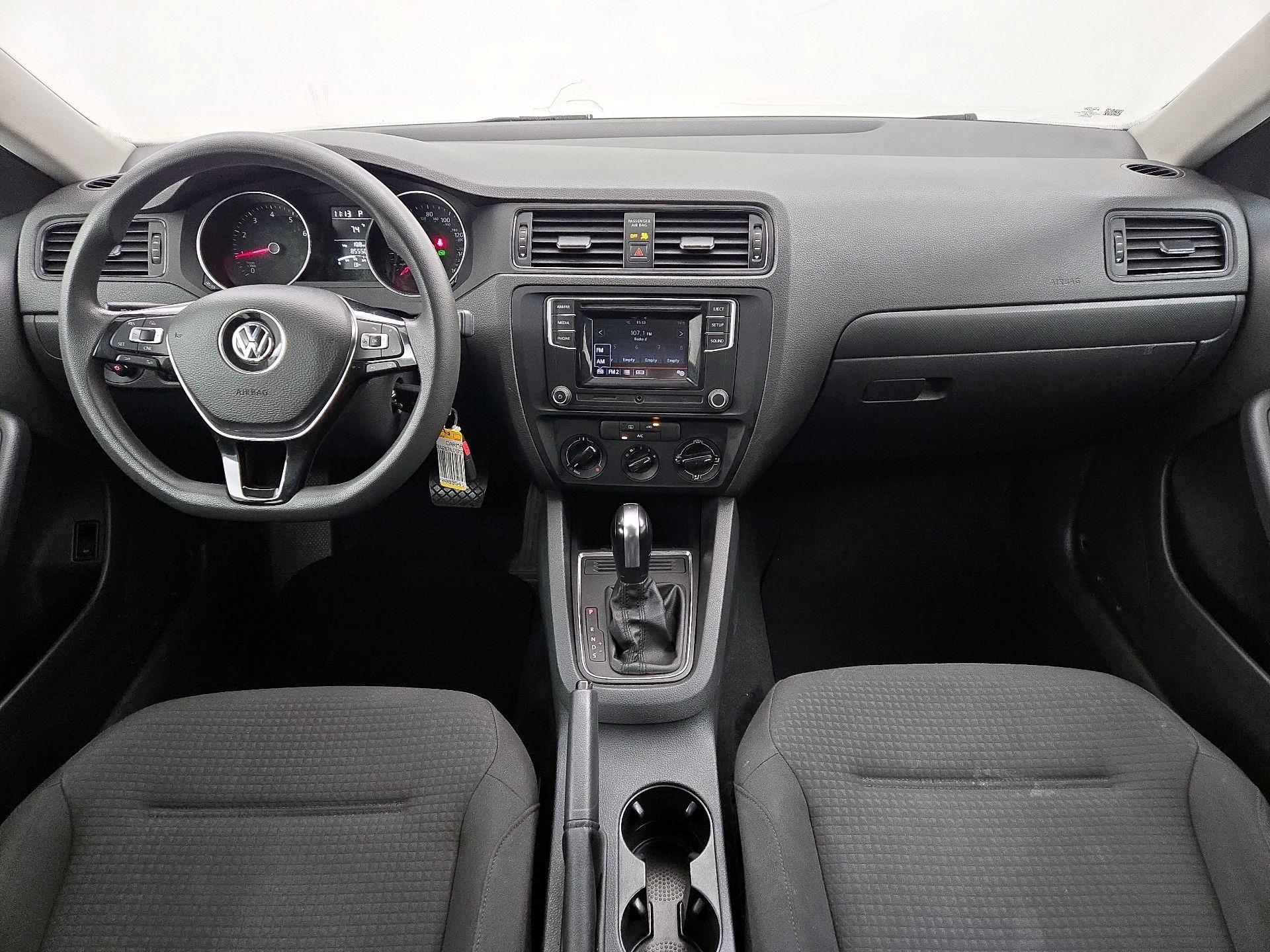 Thumbnail: 2016 Volkswagen Jetta - 9