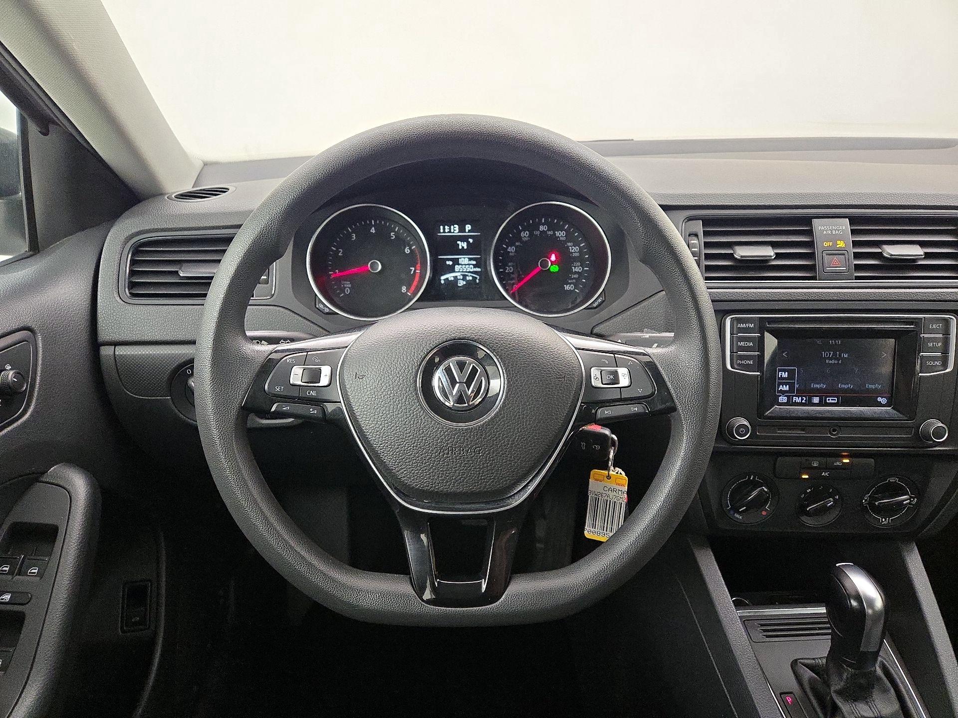 Thumbnail: 2016 Volkswagen Jetta - 10