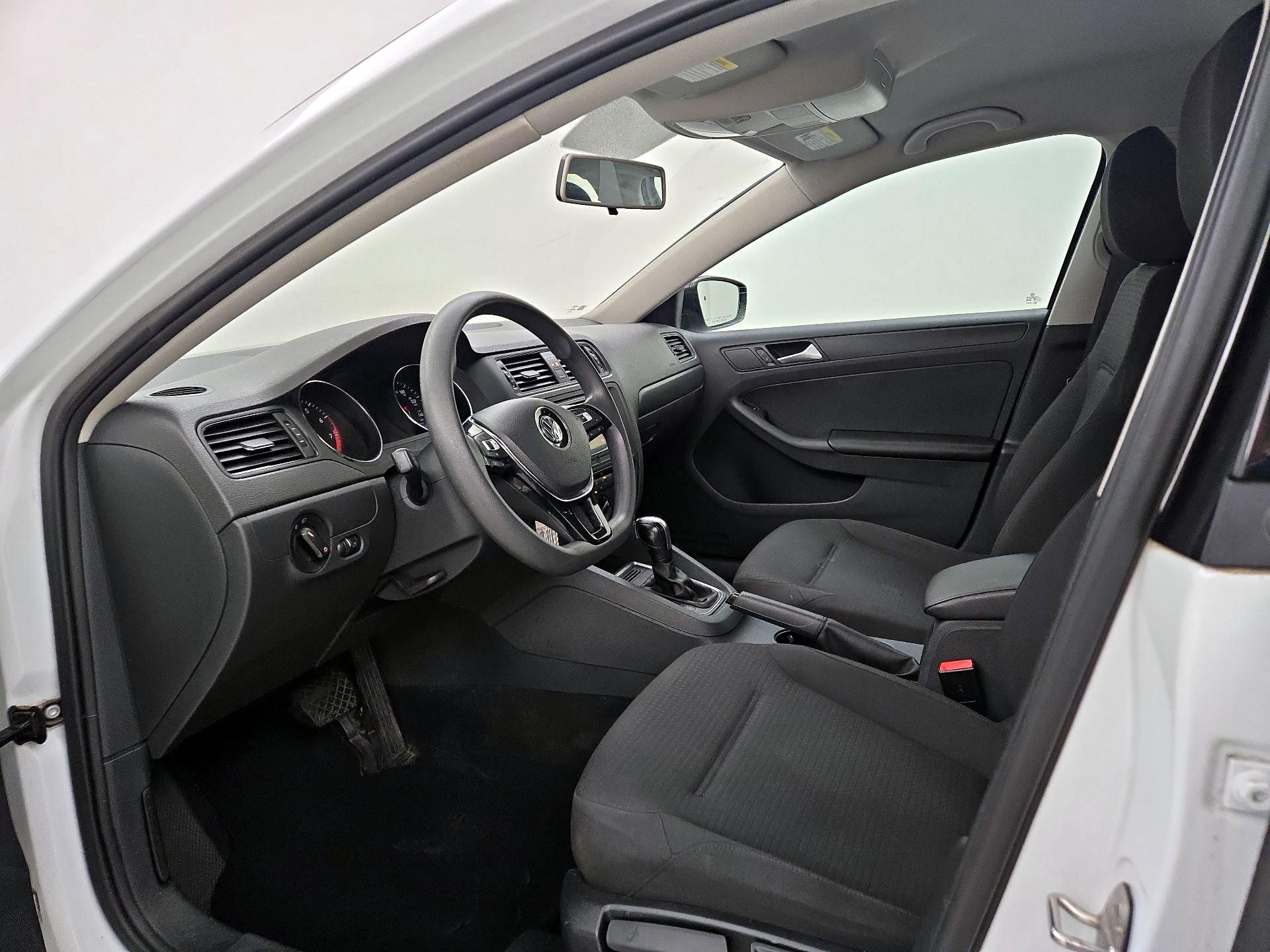 Thumbnail: 2016 Volkswagen Jetta - 11