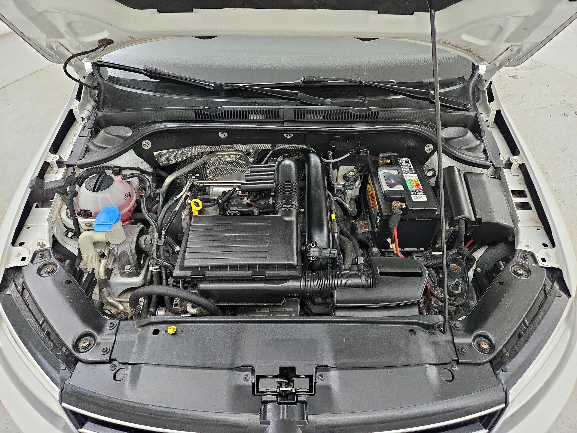 Thumbnail: 2016 Volkswagen Jetta - 20