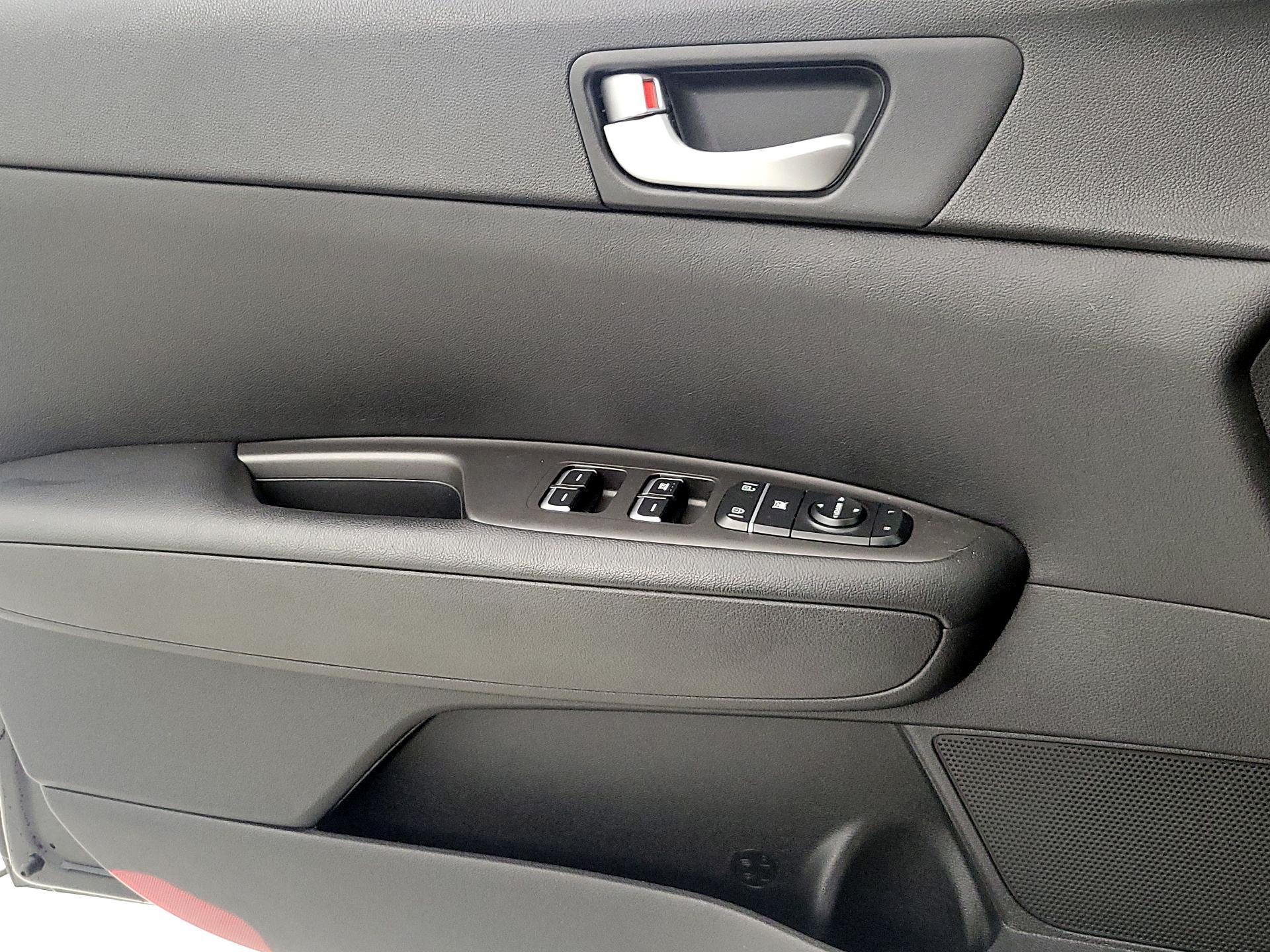 Thumbnail: 2016 Kia Optima - 12