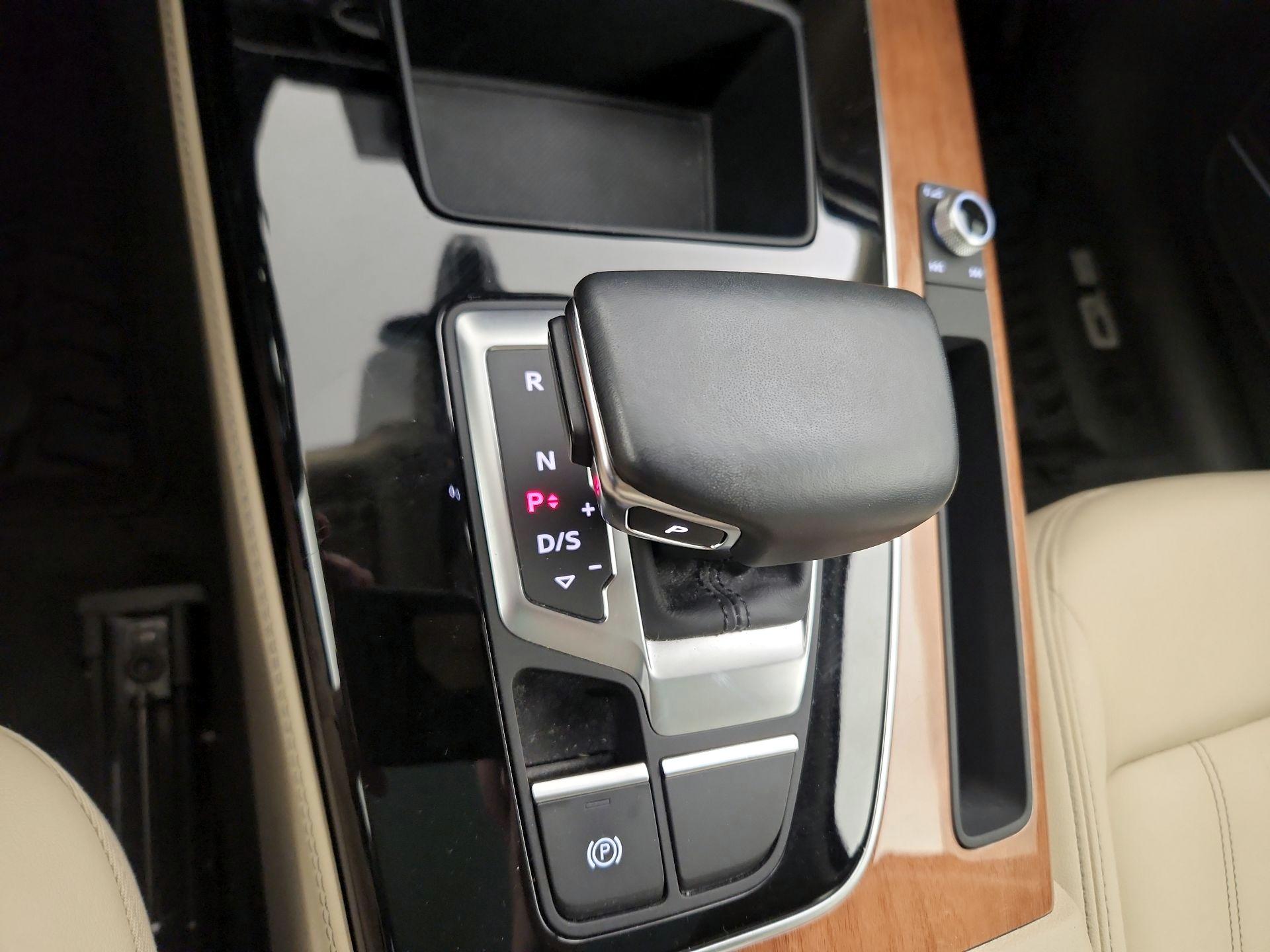 Thumbnail: 2022 Audi Q5 - 18