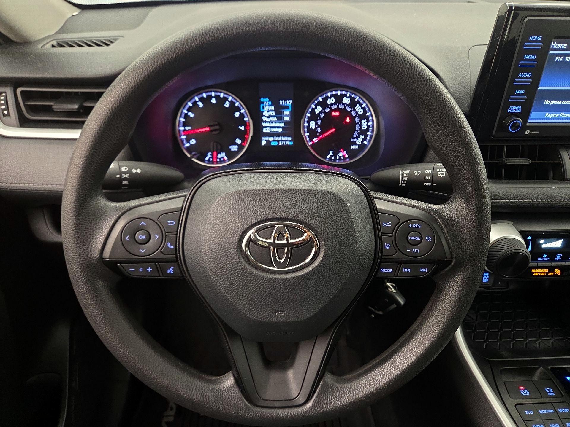 Thumbnail: 2020 Toyota RAV4 - 10
