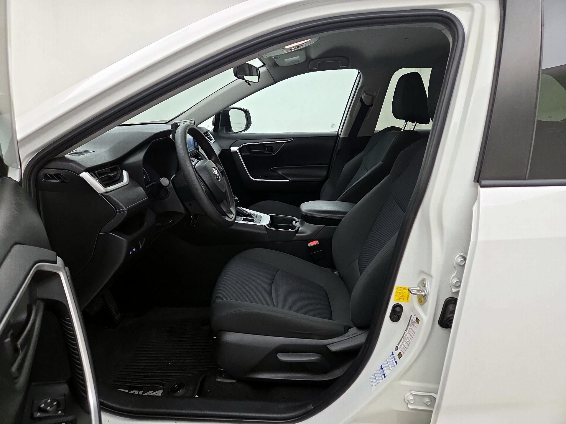 Thumbnail: 2020 Toyota RAV4 - 11