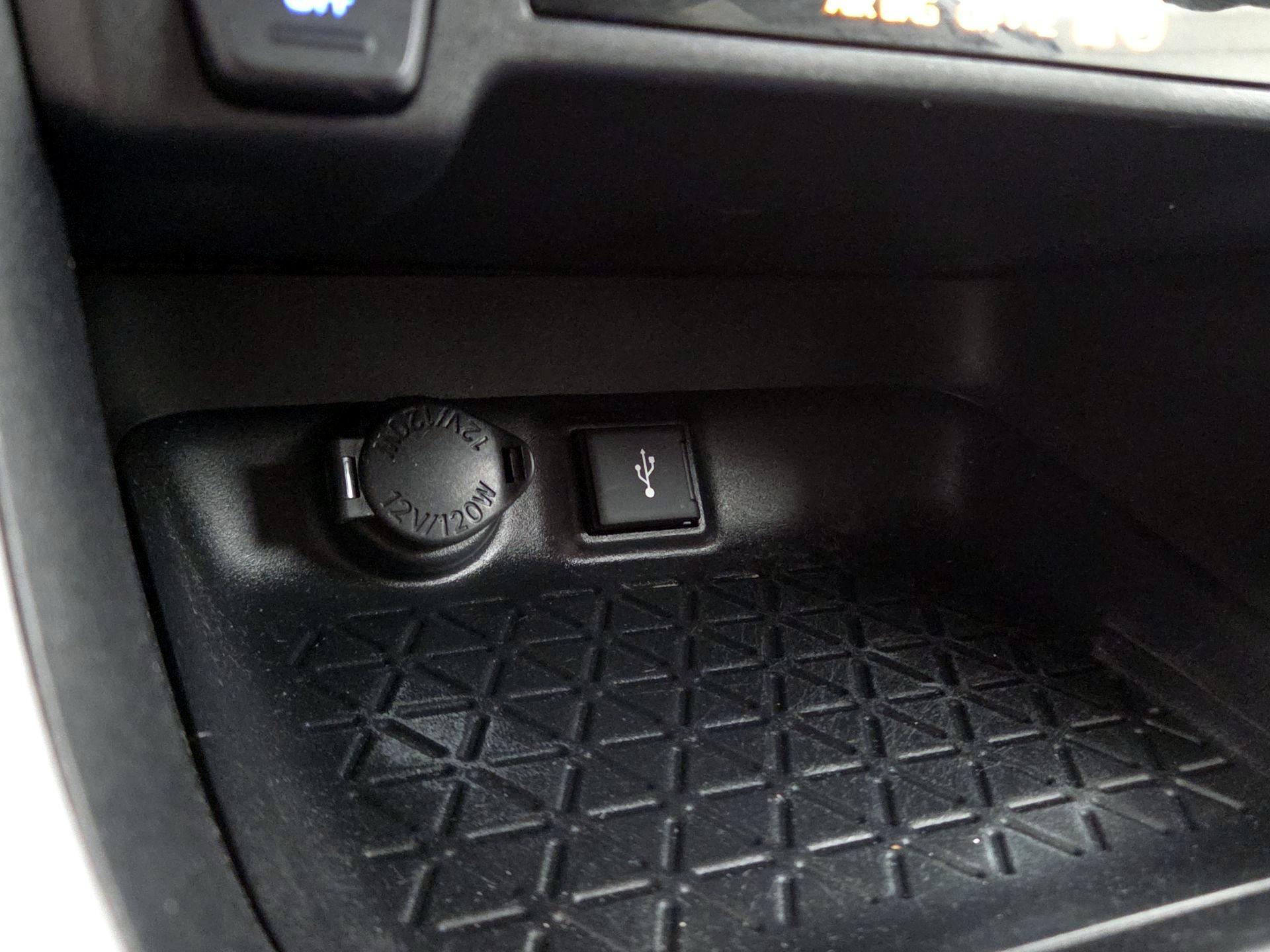 Thumbnail: 2020 Toyota RAV4 - 18