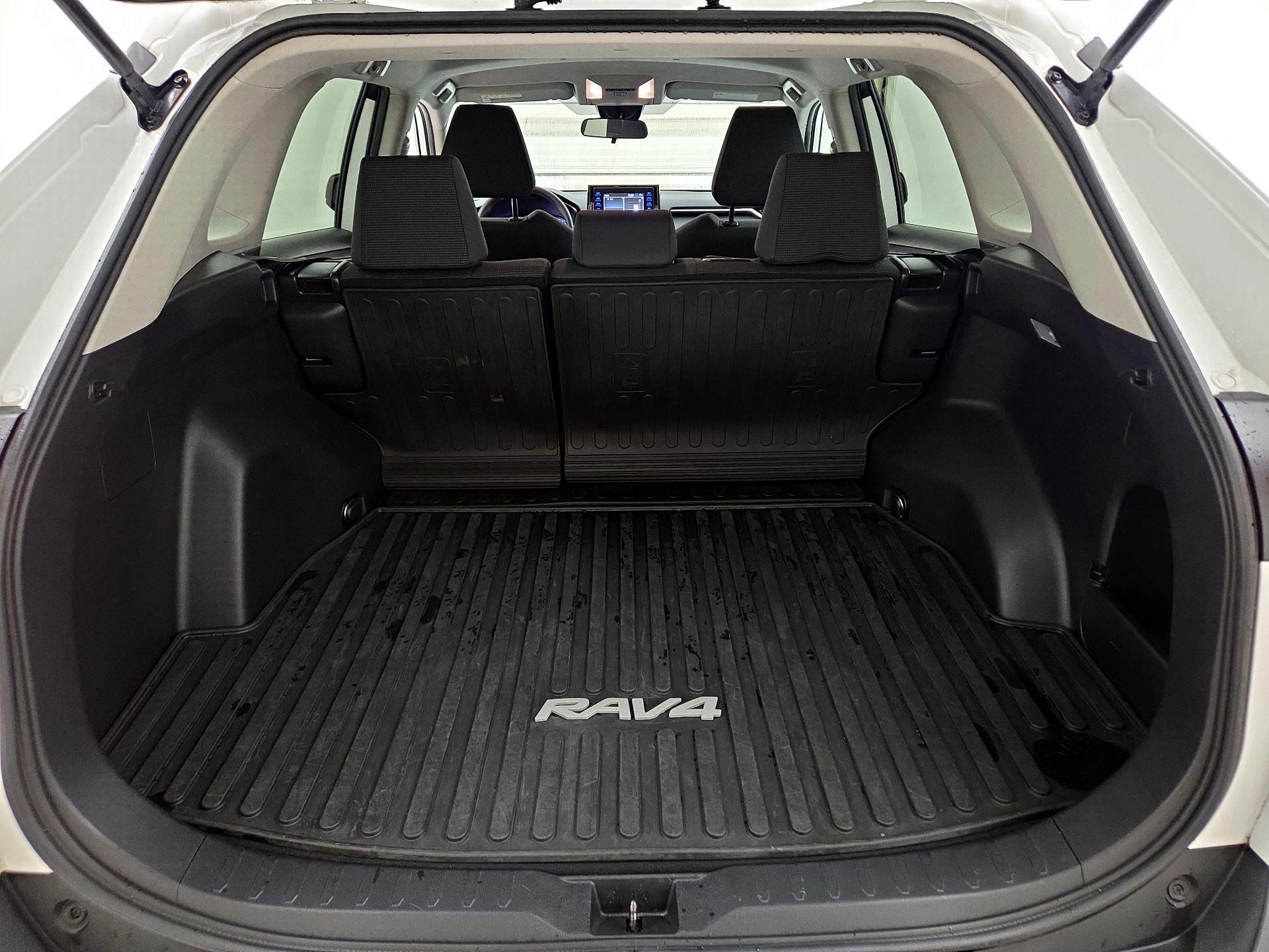 Thumbnail: 2020 Toyota RAV4 - 20
