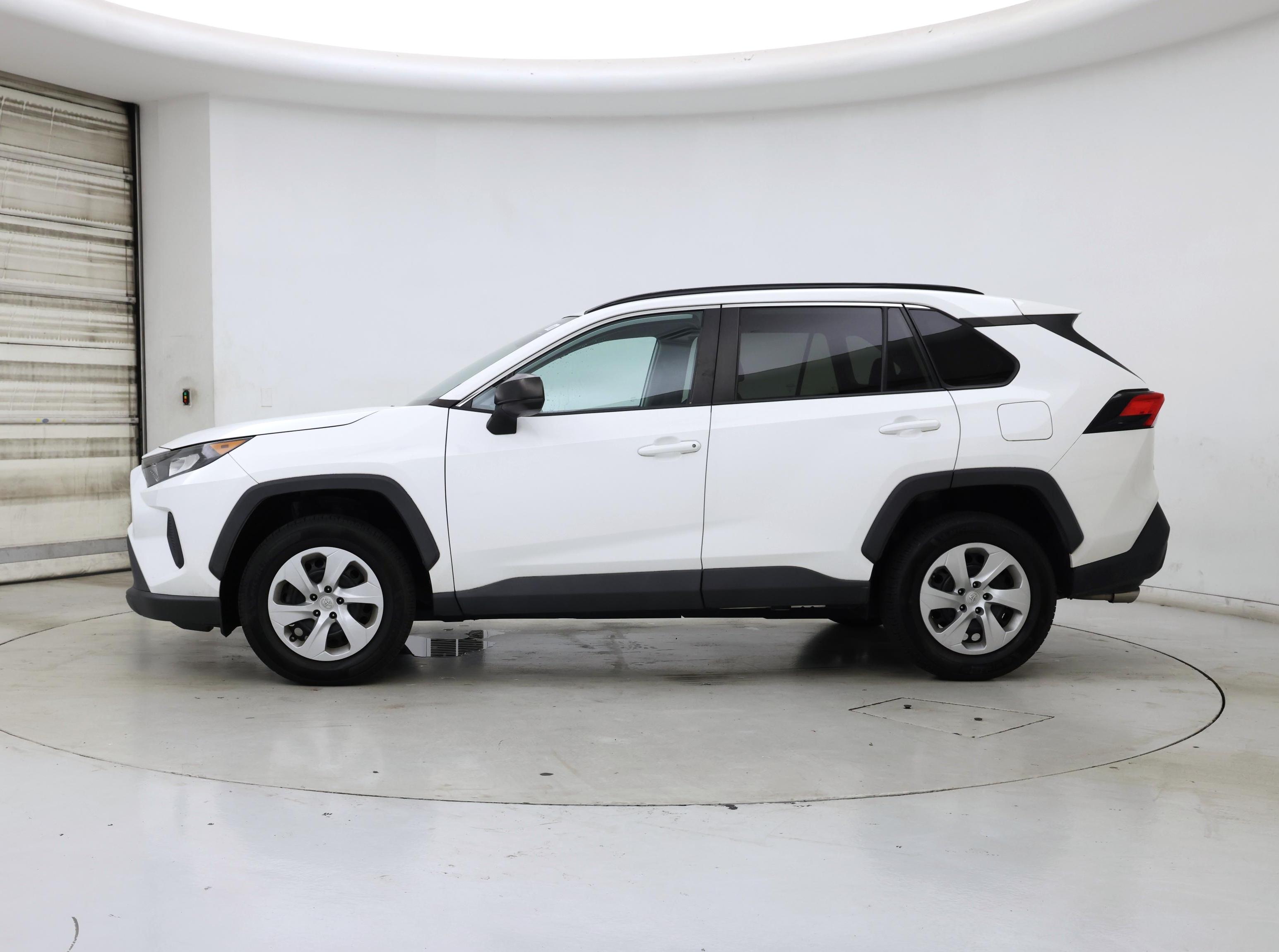 Thumbnail: 2020 Toyota RAV4 - 3