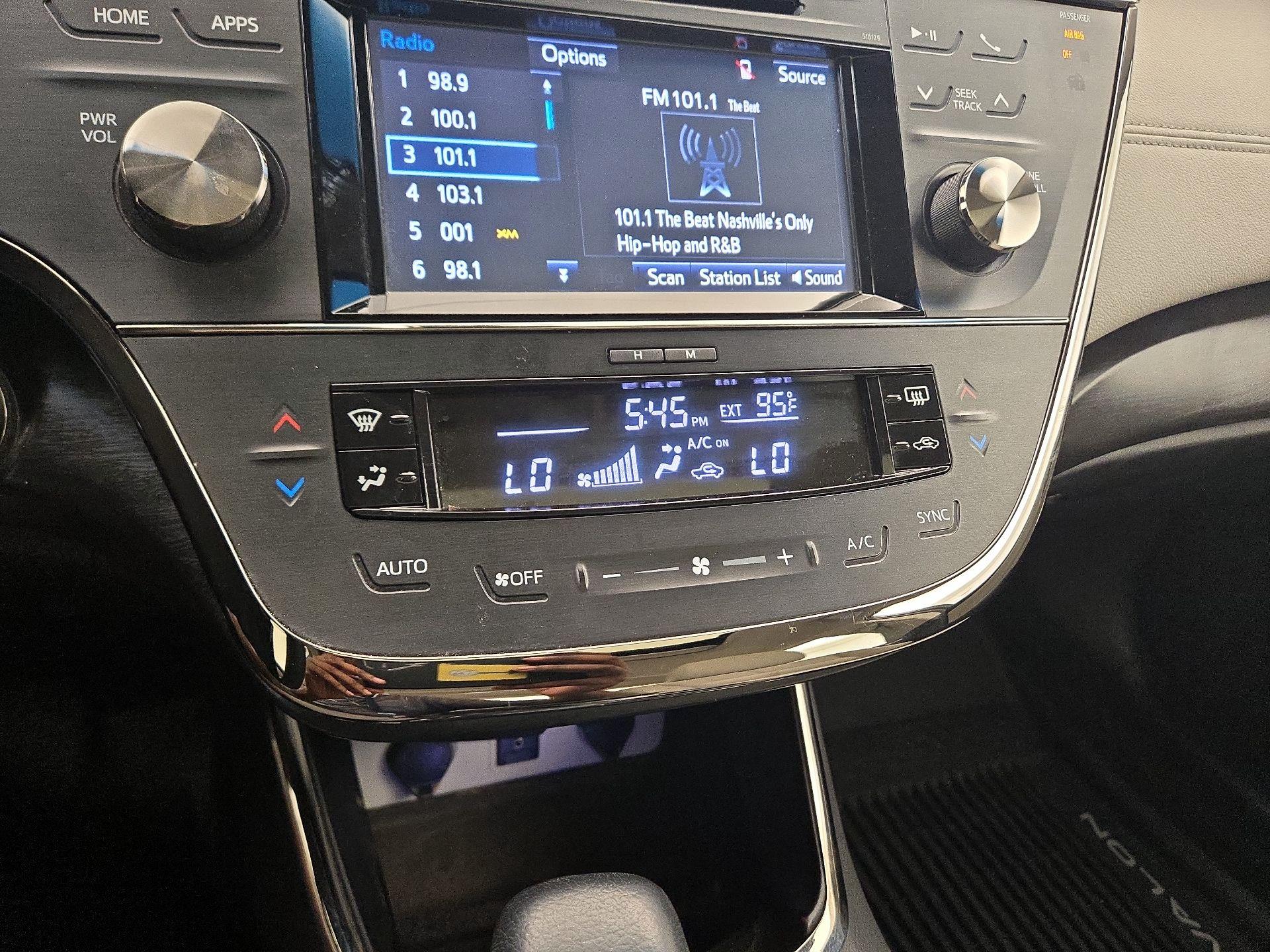 Thumbnail: 2018 Toyota Avalon - 16