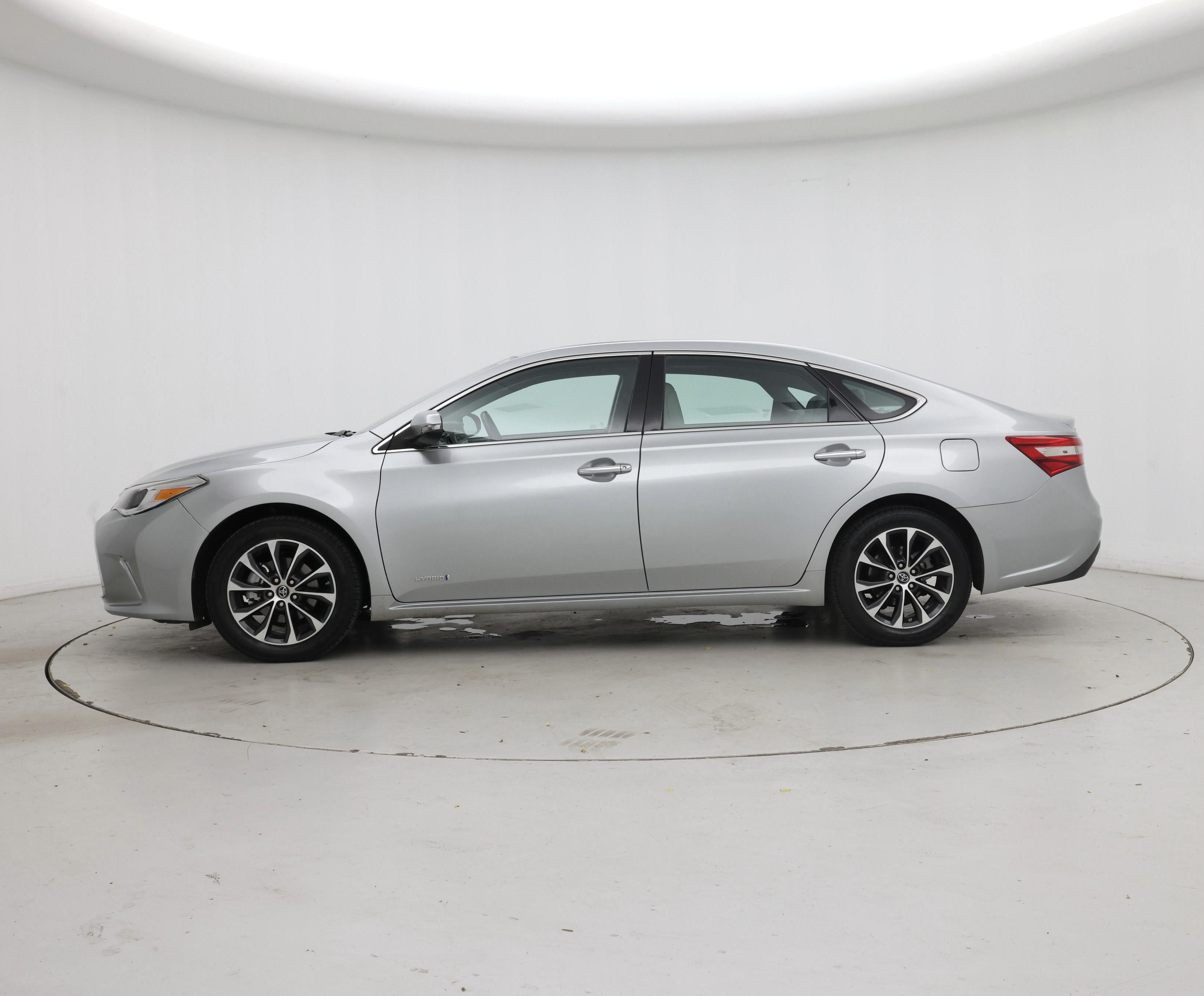 Thumbnail: 2018 Toyota Avalon - 3