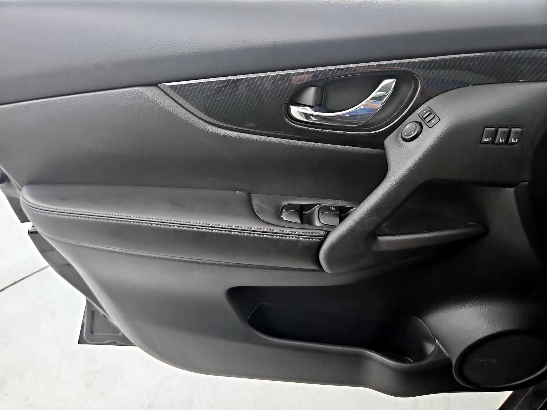 Thumbnail: 2020 Nissan Rogue - 12