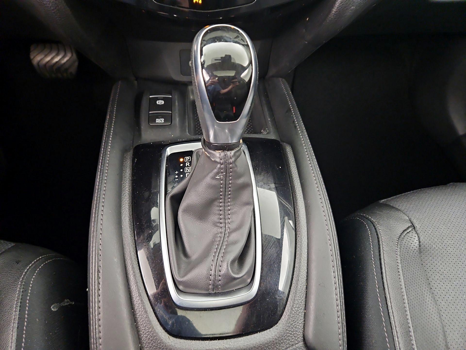 Thumbnail: 2020 Nissan Rogue - 18