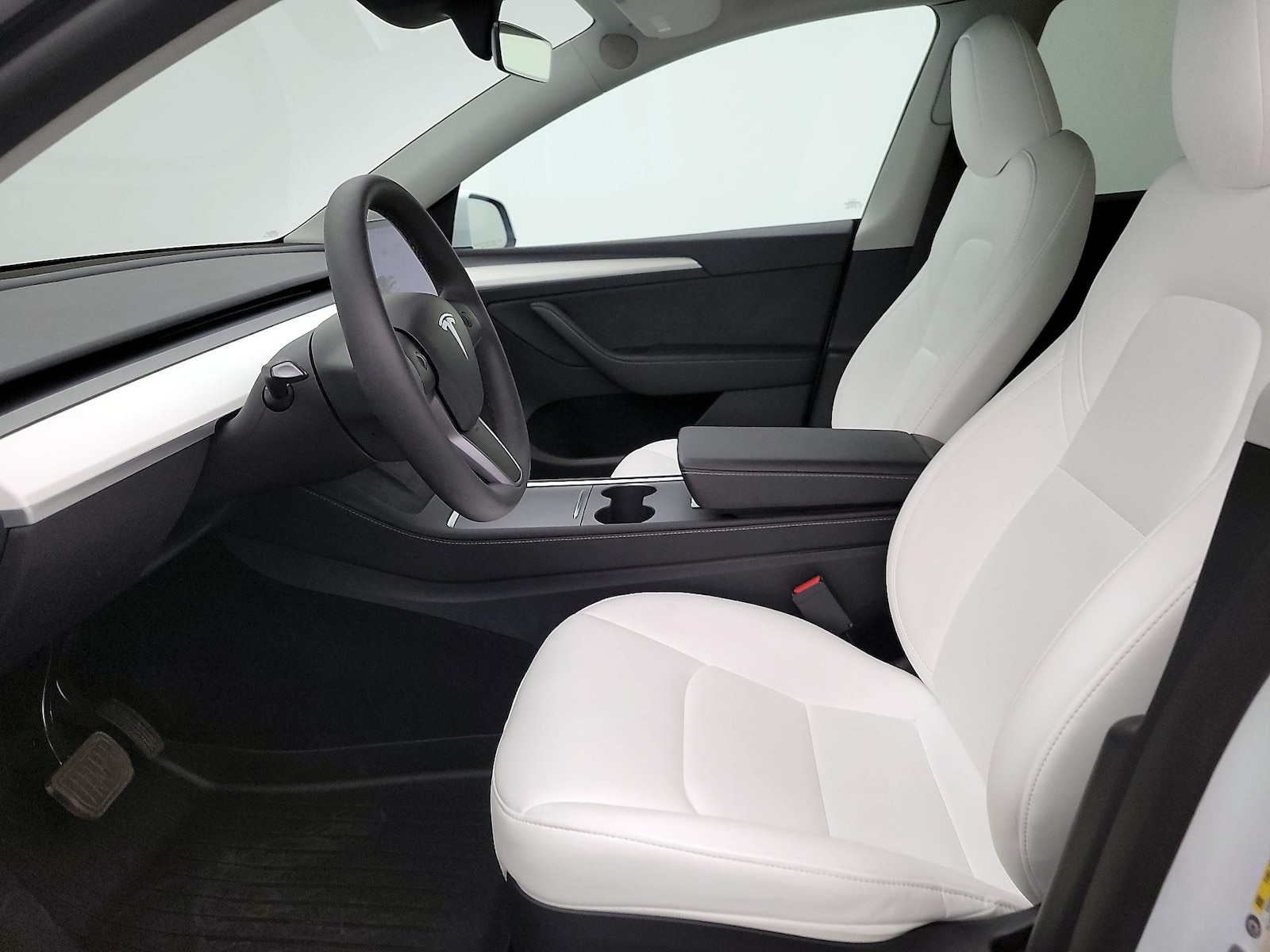 2024 Tesla Model Y Long Range - Photo 12