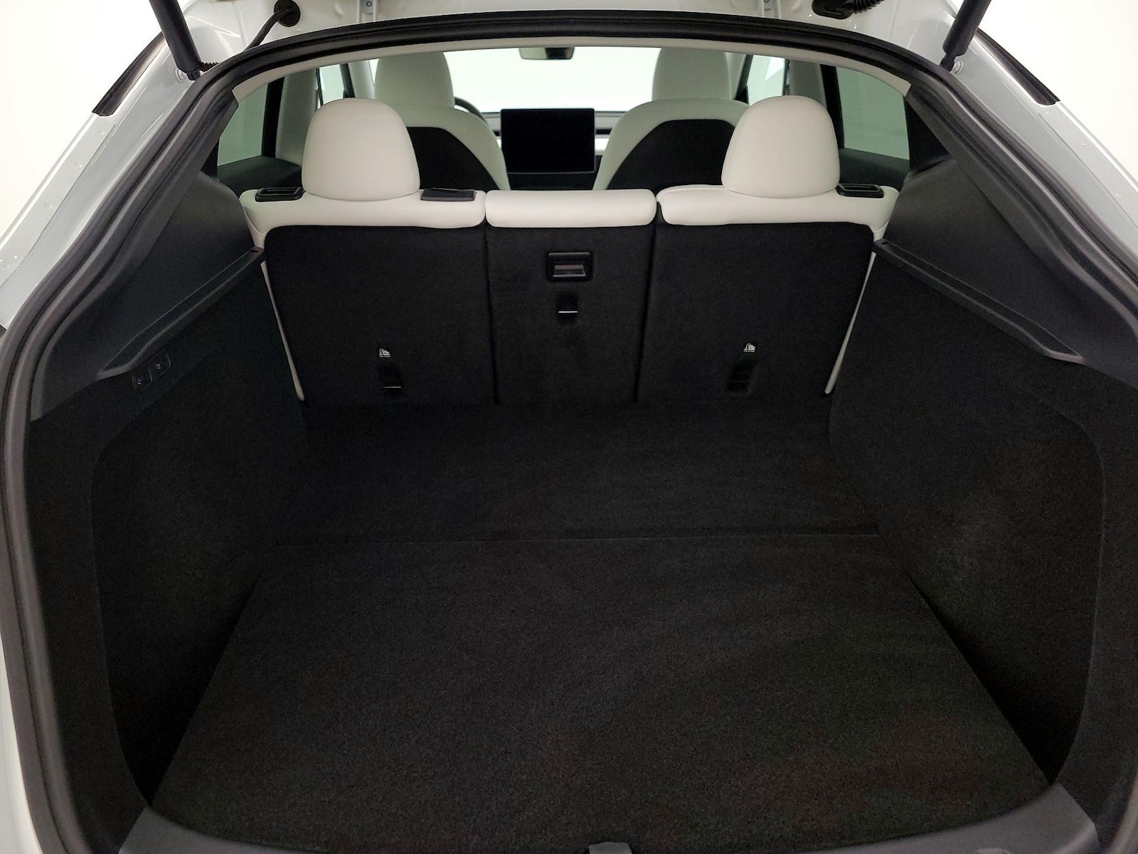 2024 Tesla Model Y Long Range - Photo 22