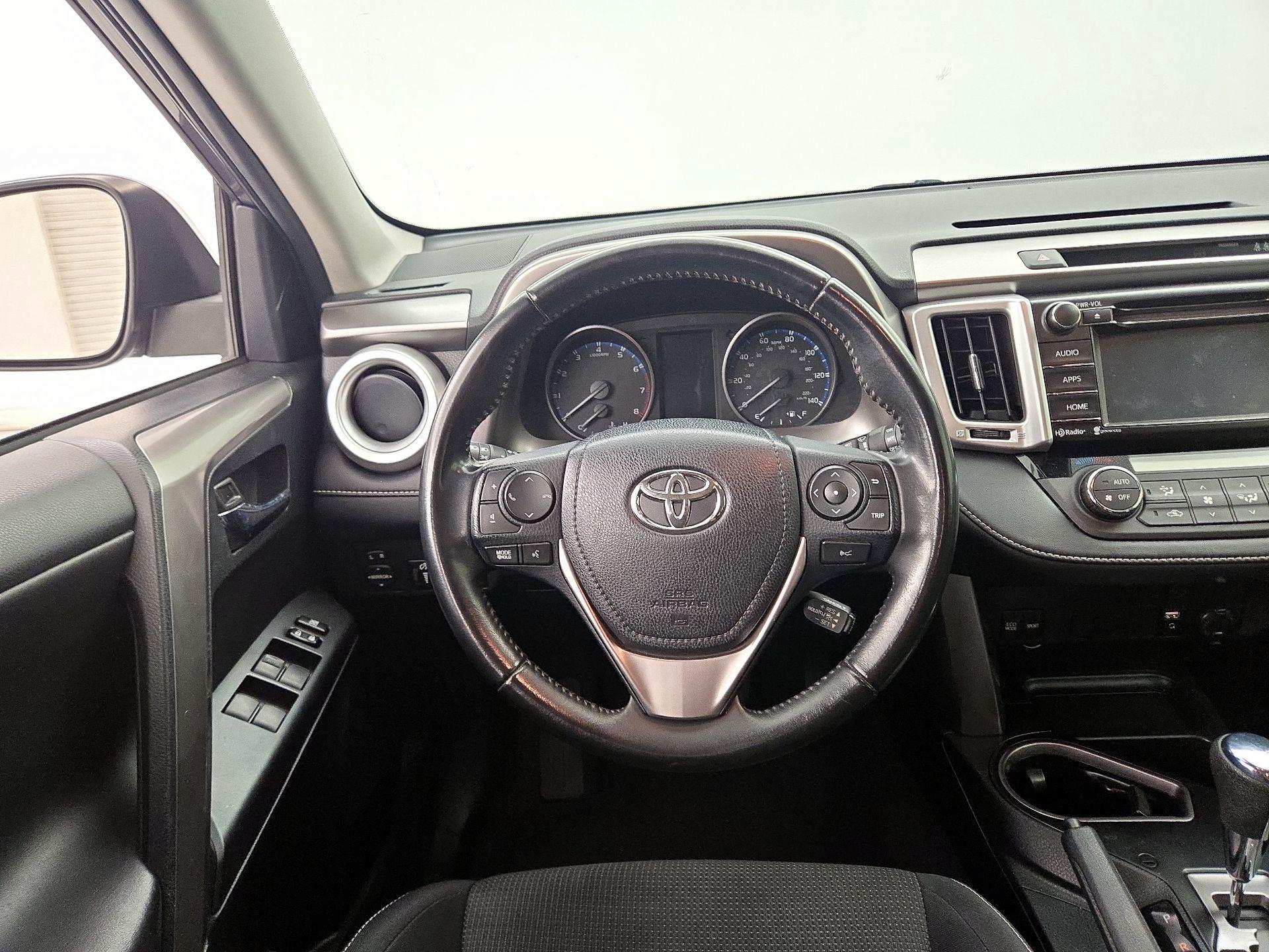 Thumbnail: 2017 Toyota RAV4 - 10