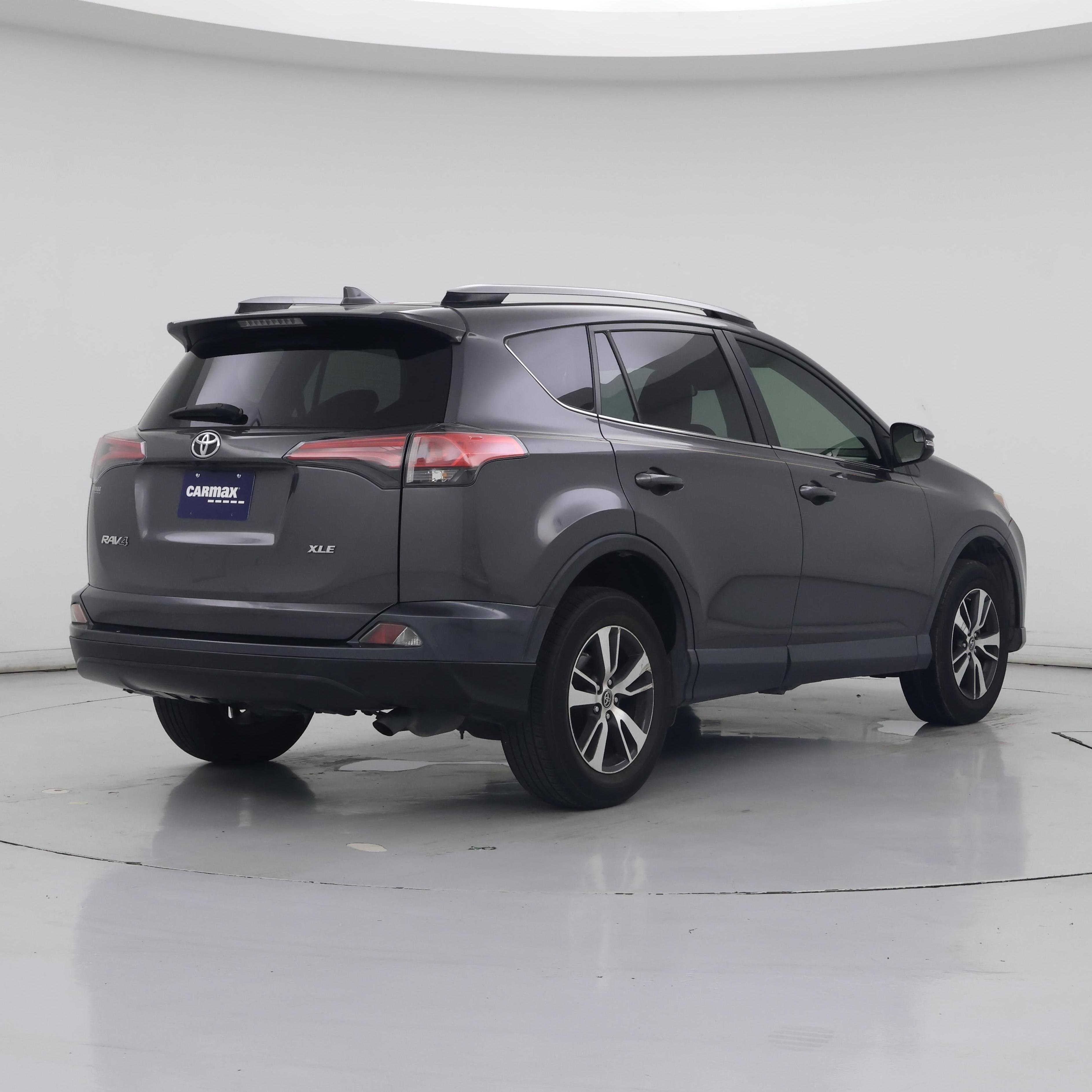 Thumbnail: 2017 Toyota RAV4 - 8