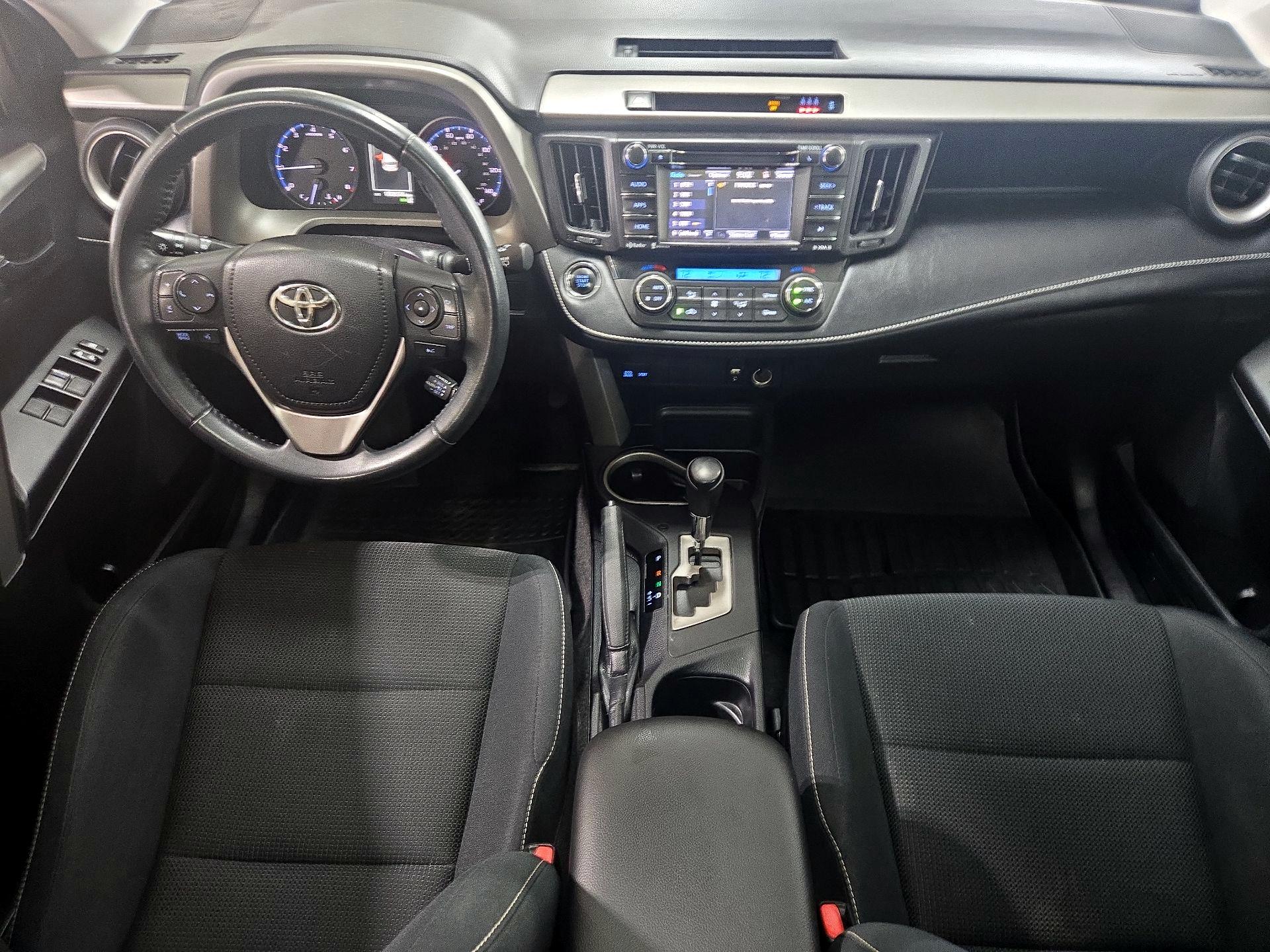 Thumbnail: 2018 Toyota RAV4 - 9