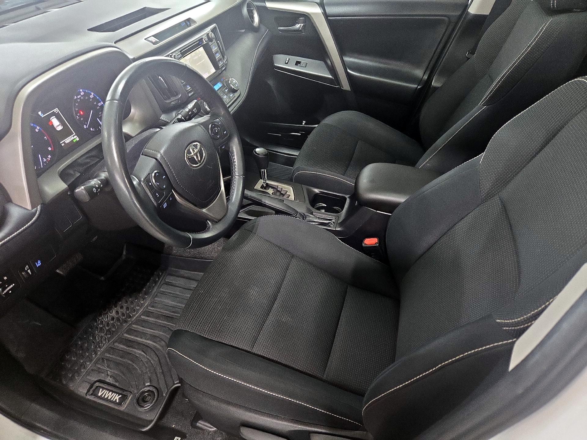 Thumbnail: 2018 Toyota RAV4 - 11