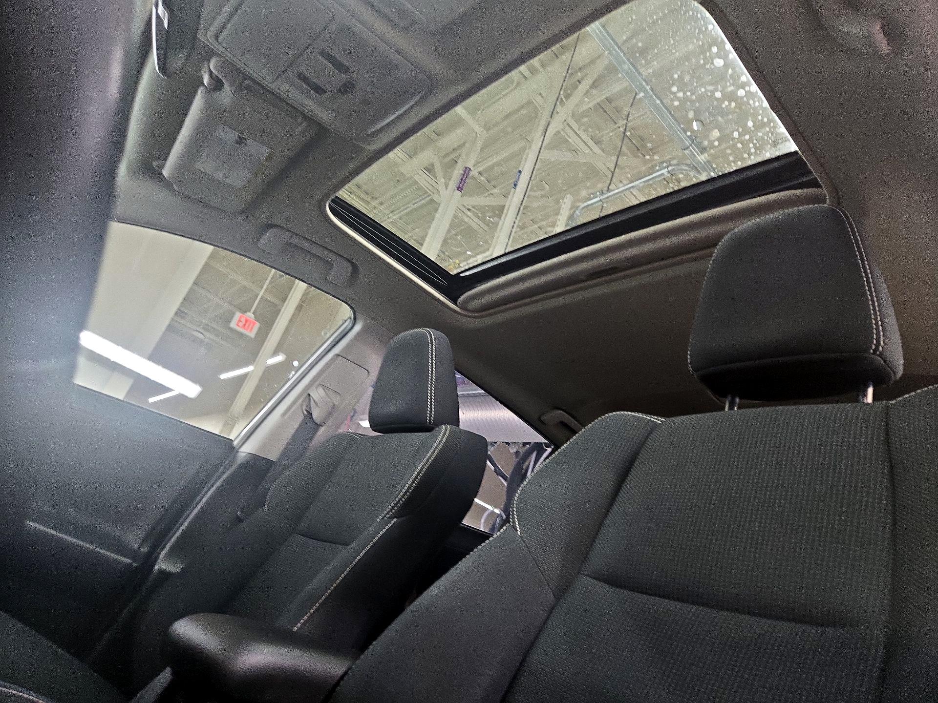 Thumbnail: 2018 Toyota RAV4 - 19