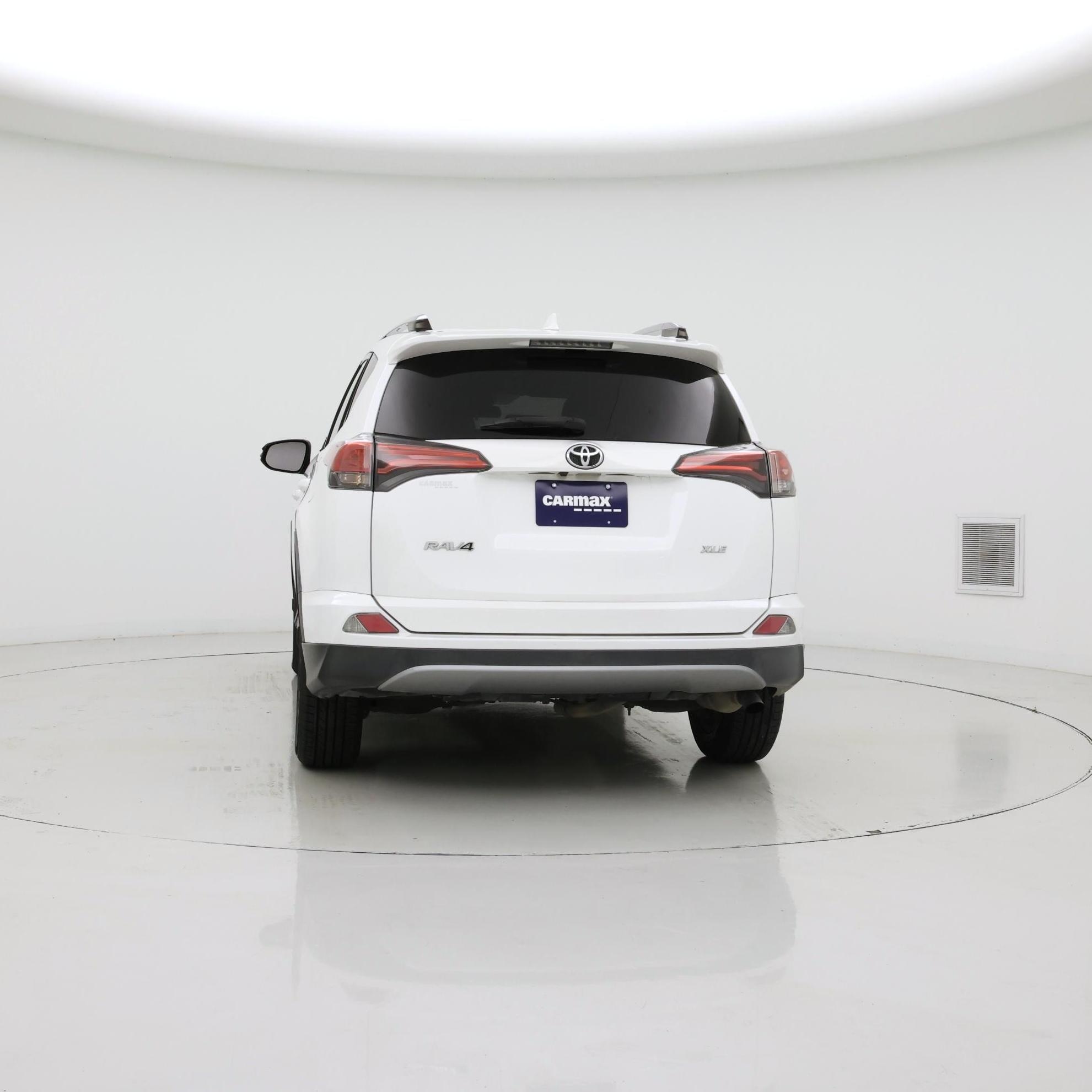 Thumbnail: 2018 Toyota RAV4 - 6