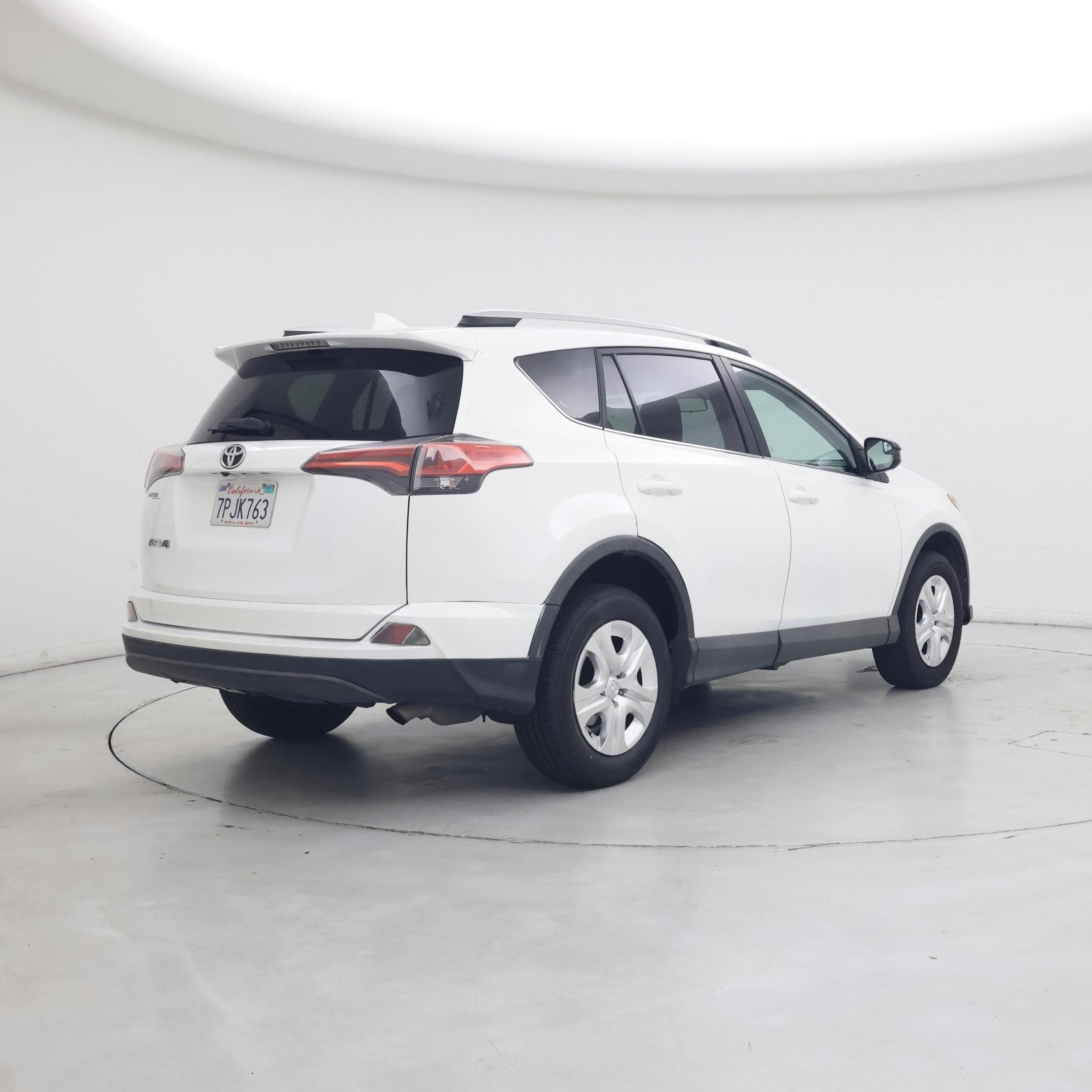 White 2016 Toyota RAV4 SUV / Crossover Front-Wheel Drive Automatic