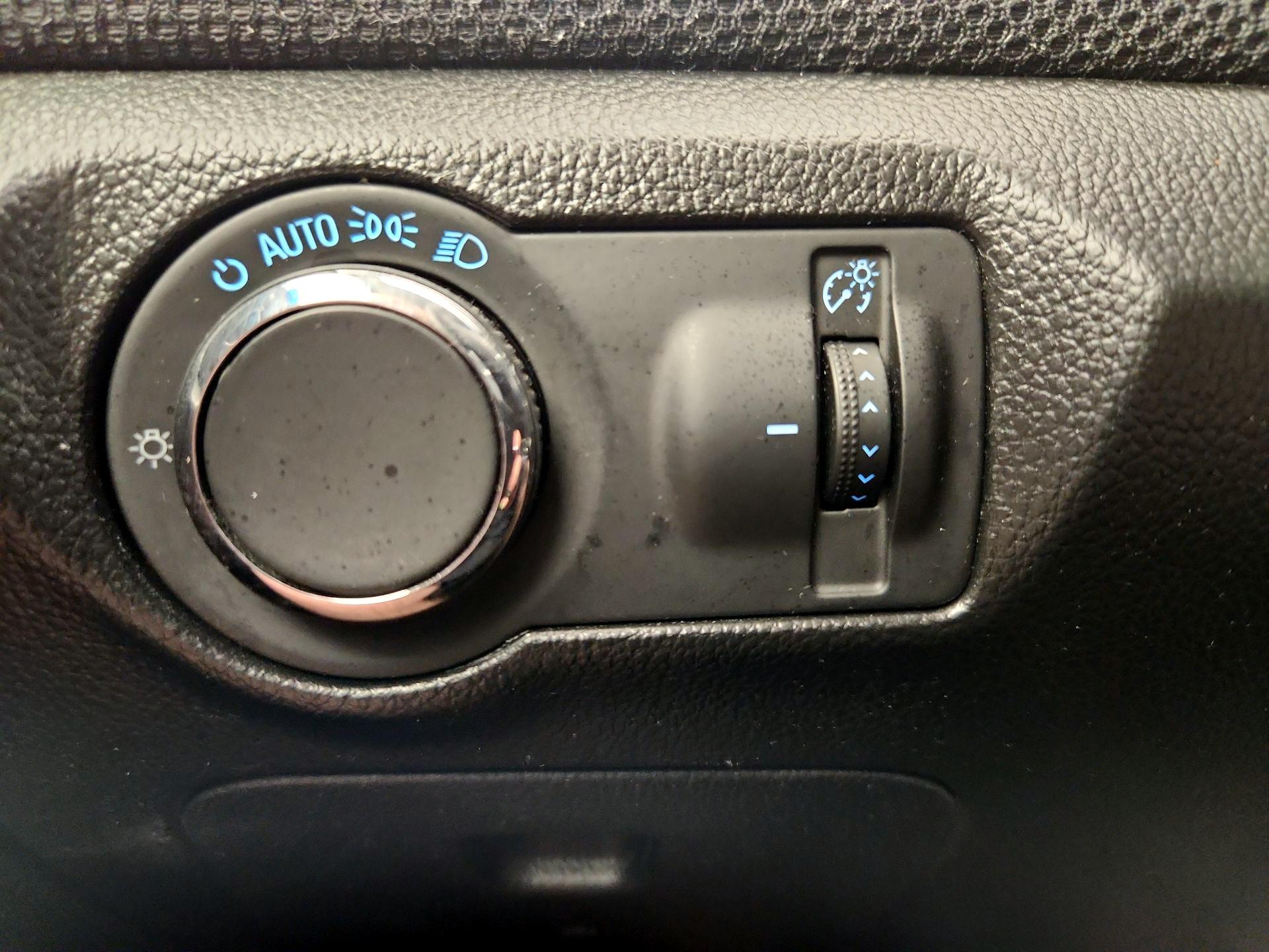 Thumbnail: 2016 Chevrolet Cruze - 13