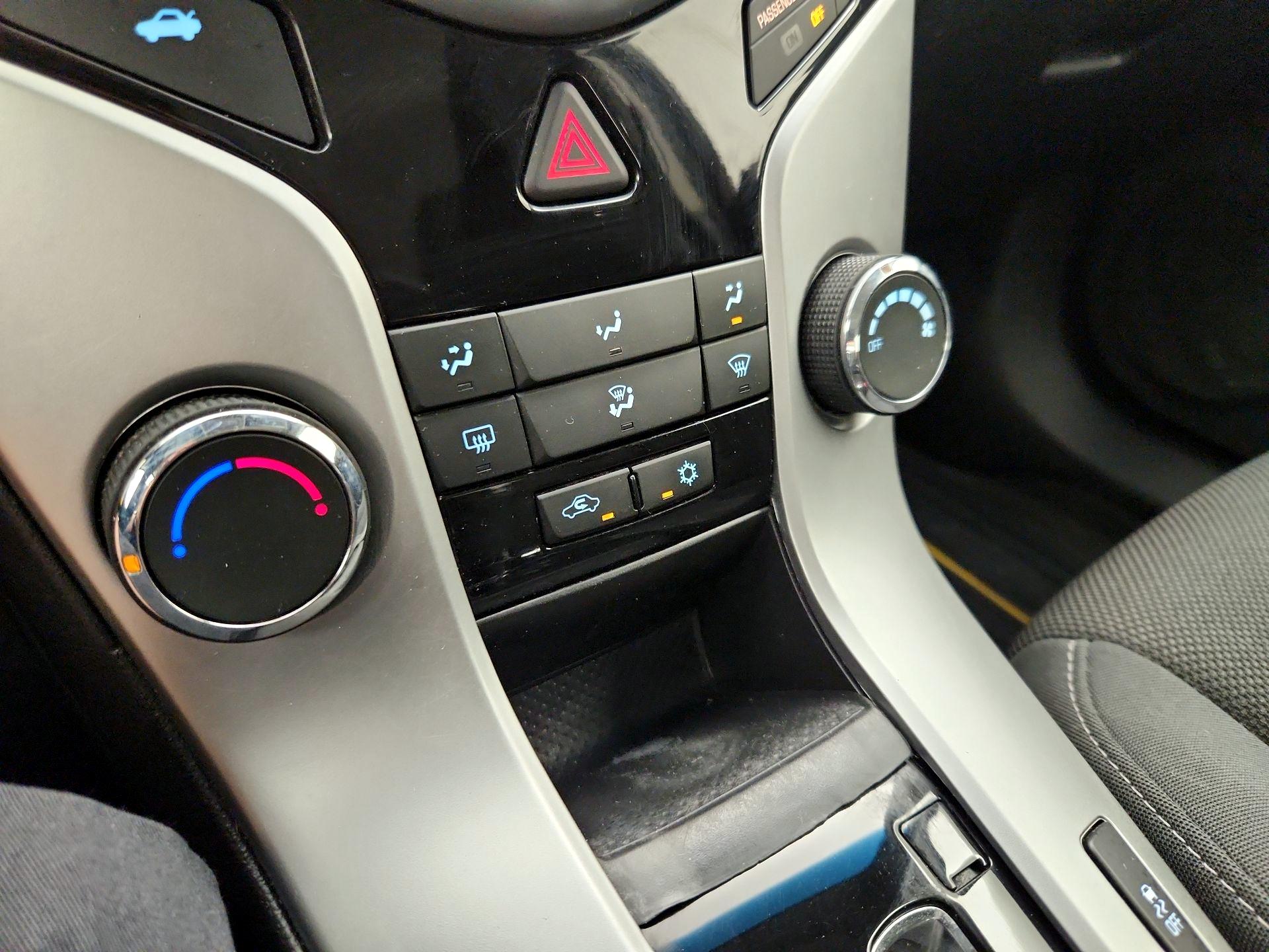 Thumbnail: 2016 Chevrolet Cruze - 16