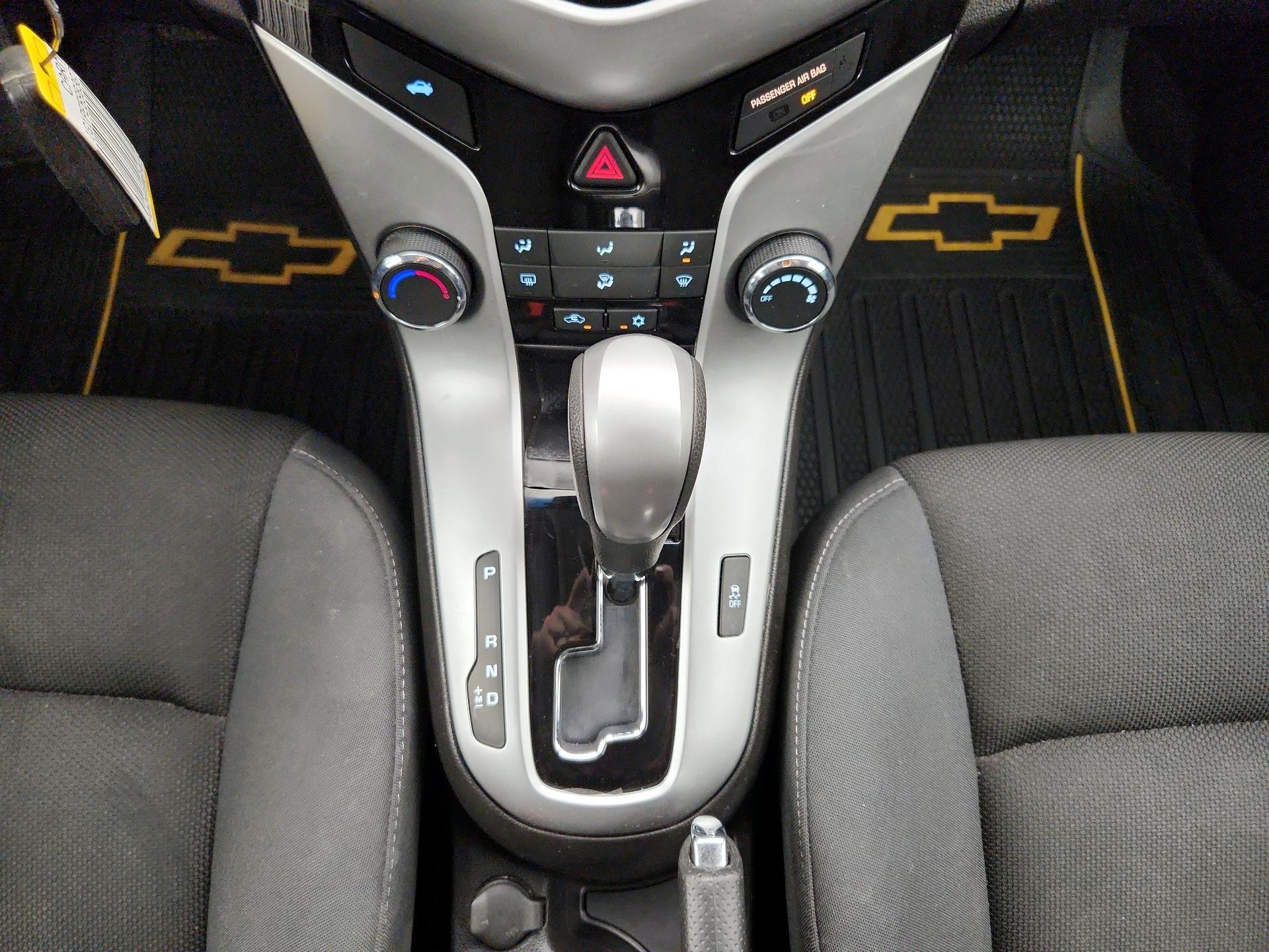 Thumbnail: 2016 Chevrolet Cruze - 17