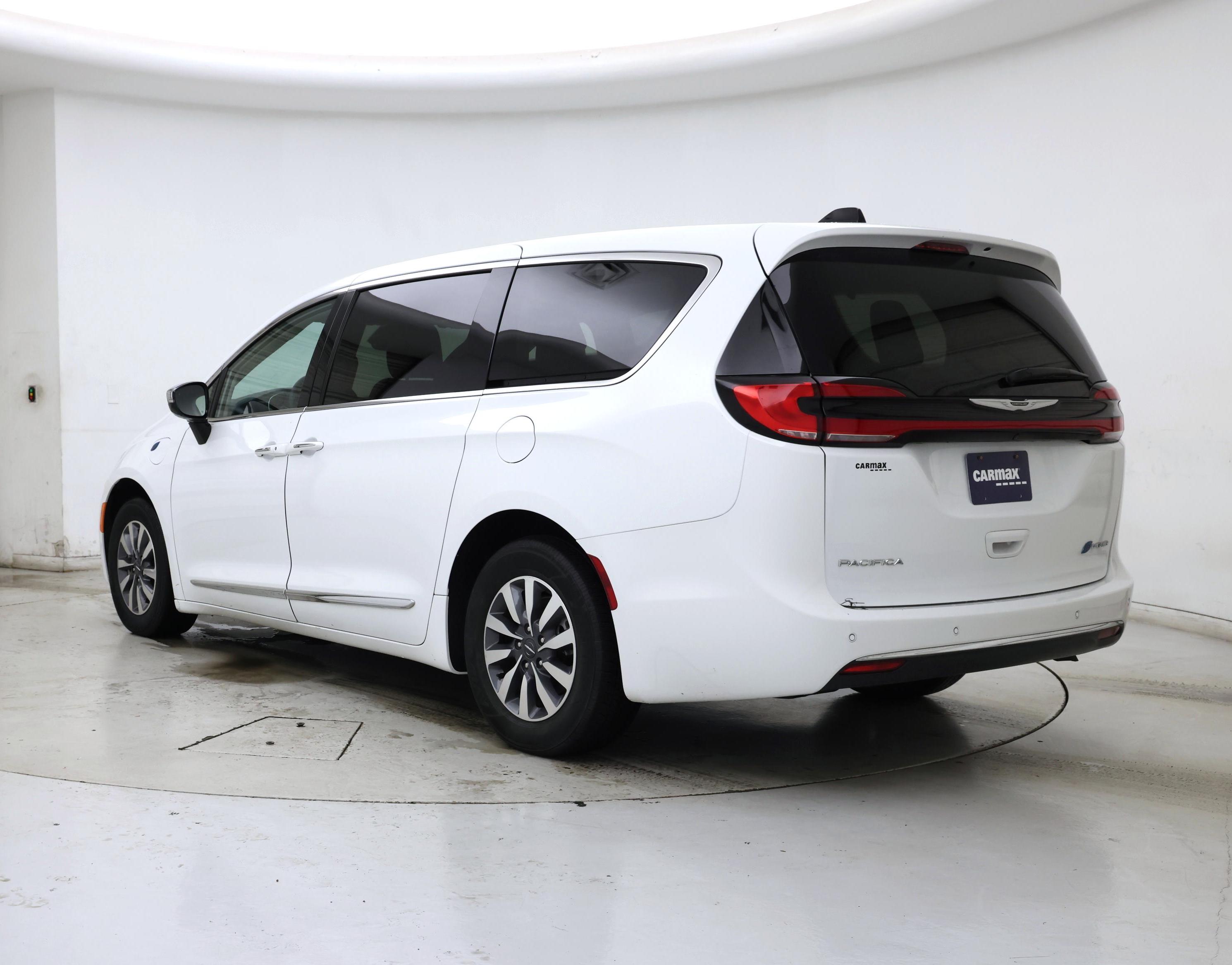 Thumbnail: 2023 Chrysler Pacifica - 2