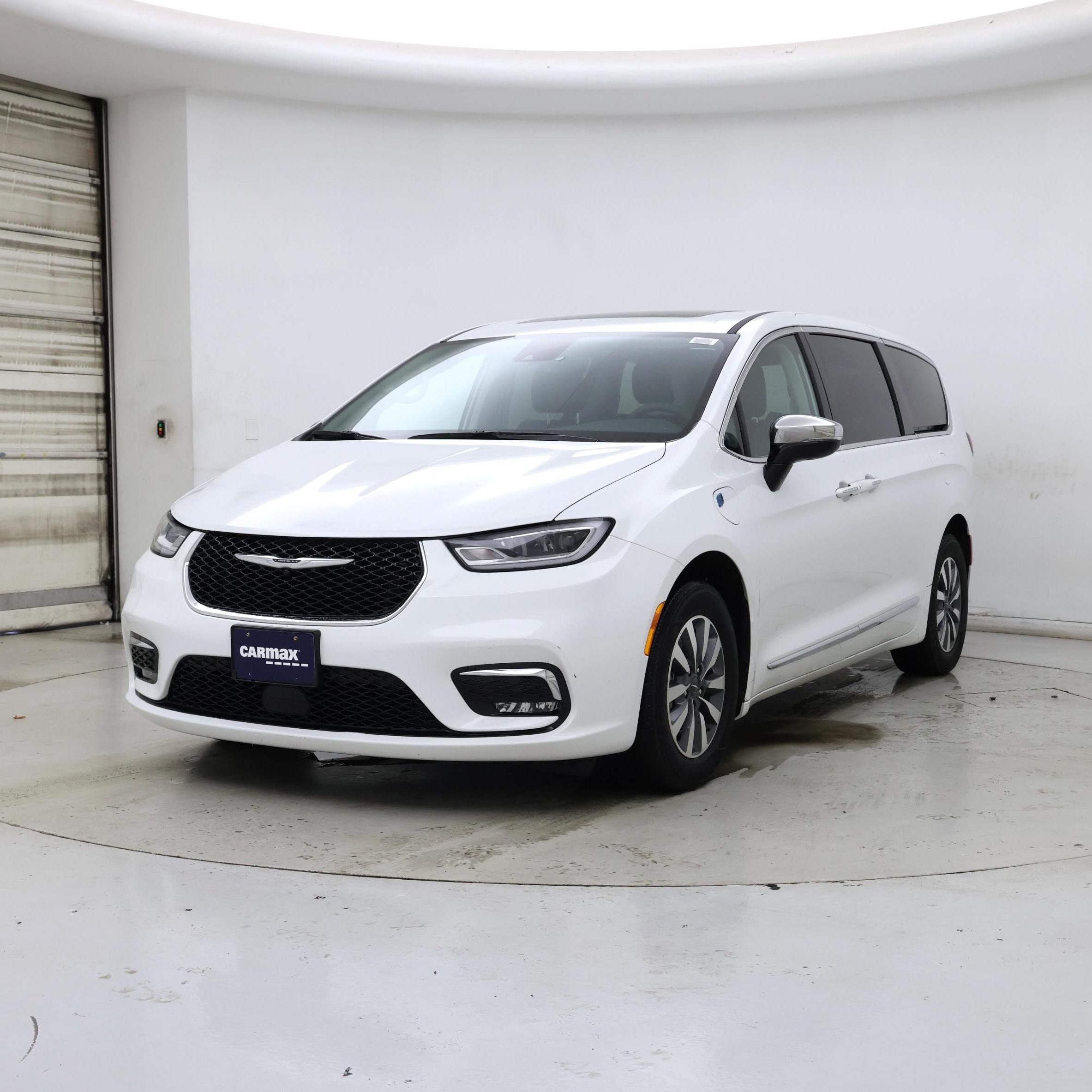 Thumbnail: 2023 Chrysler Pacifica - 4