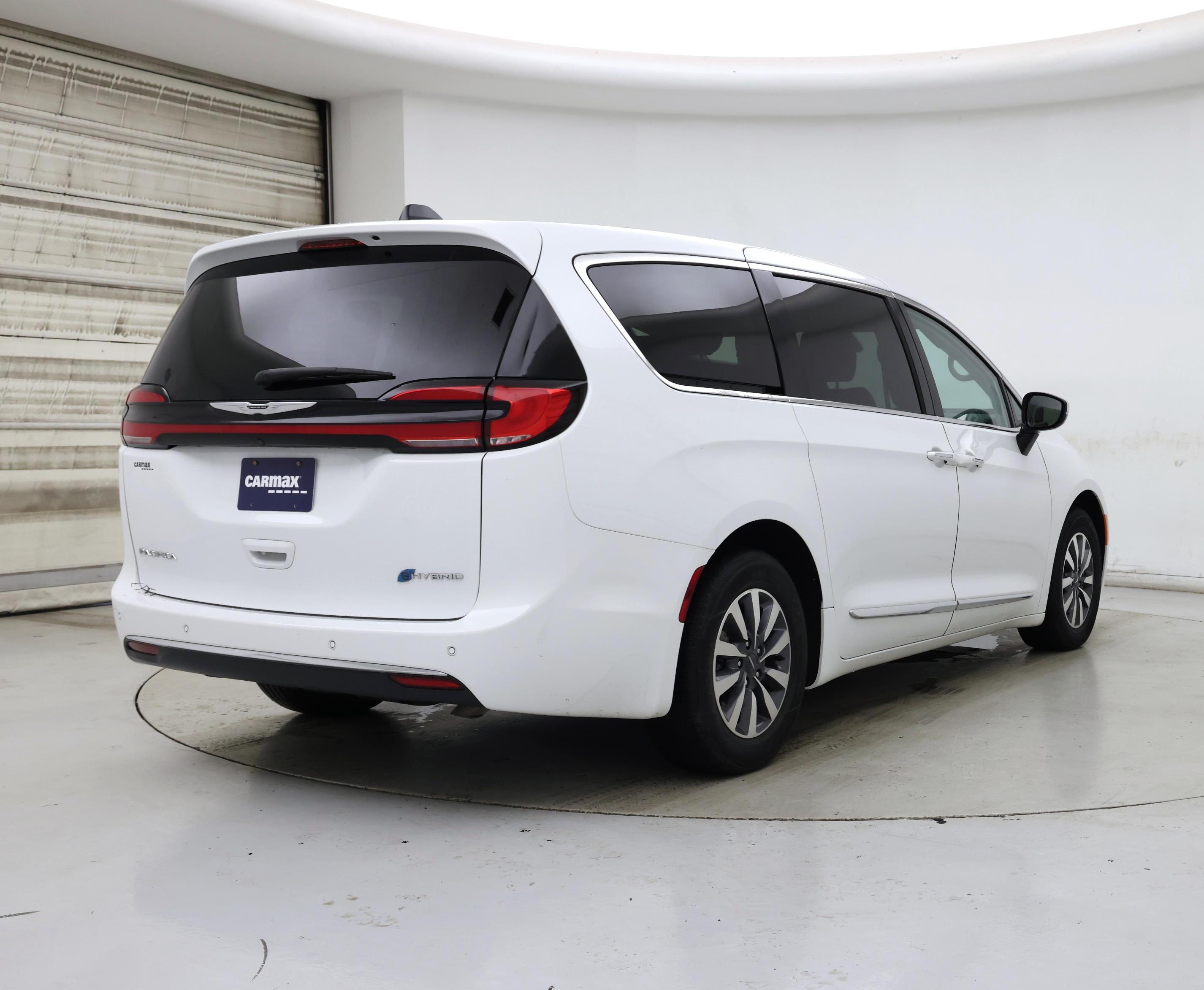 Thumbnail: 2023 Chrysler Pacifica - 8