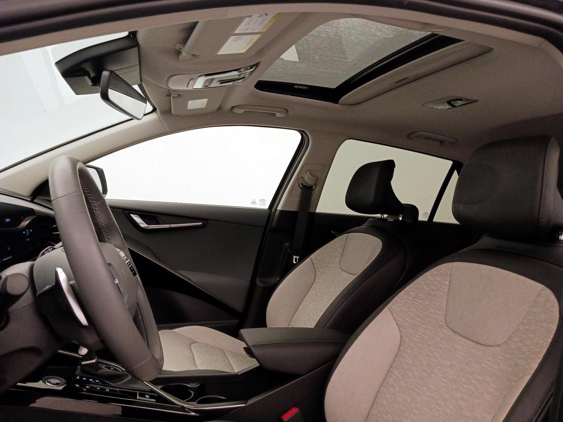 Thumbnail: 2024 Kia Niro - 20