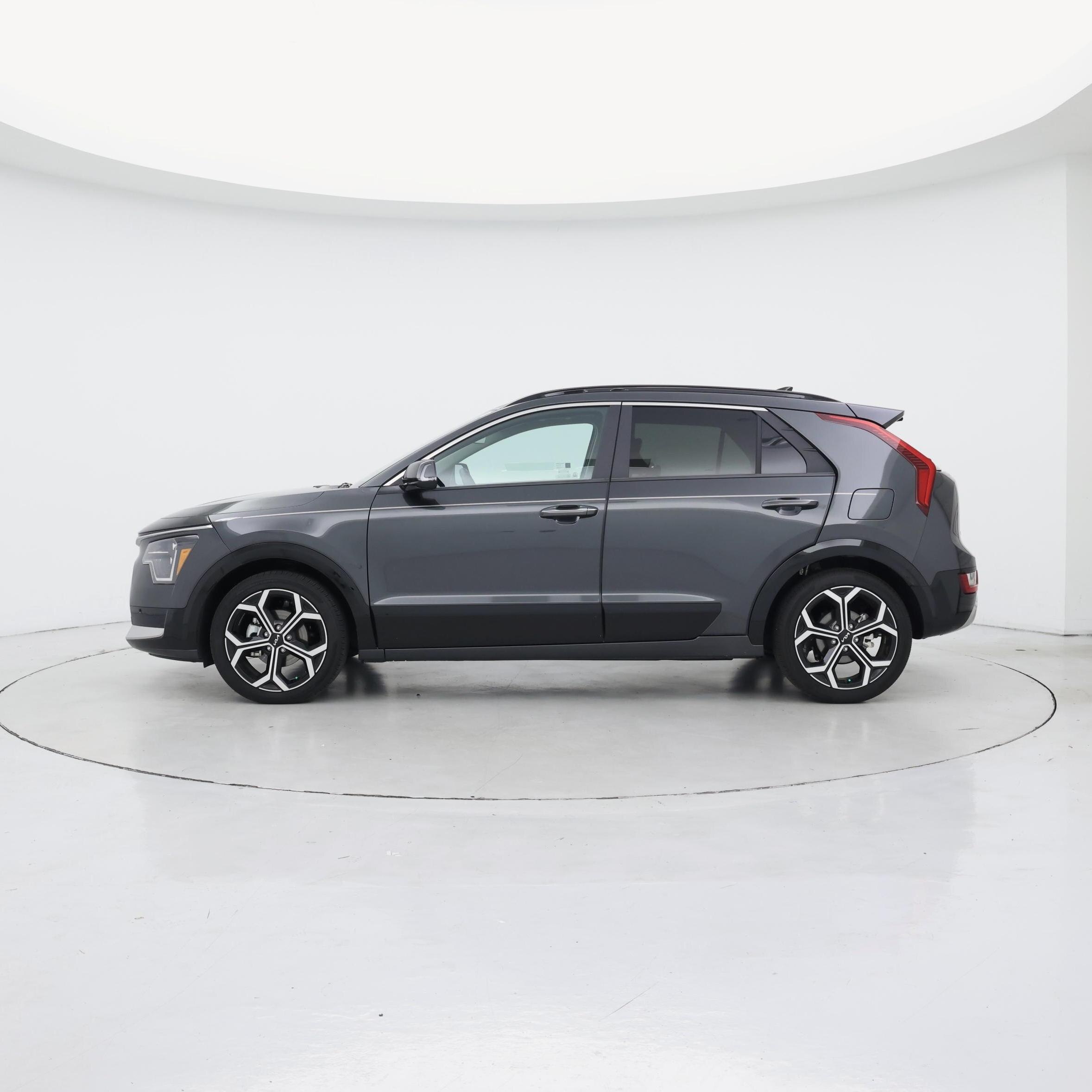 Thumbnail: 2024 Kia Niro - 3