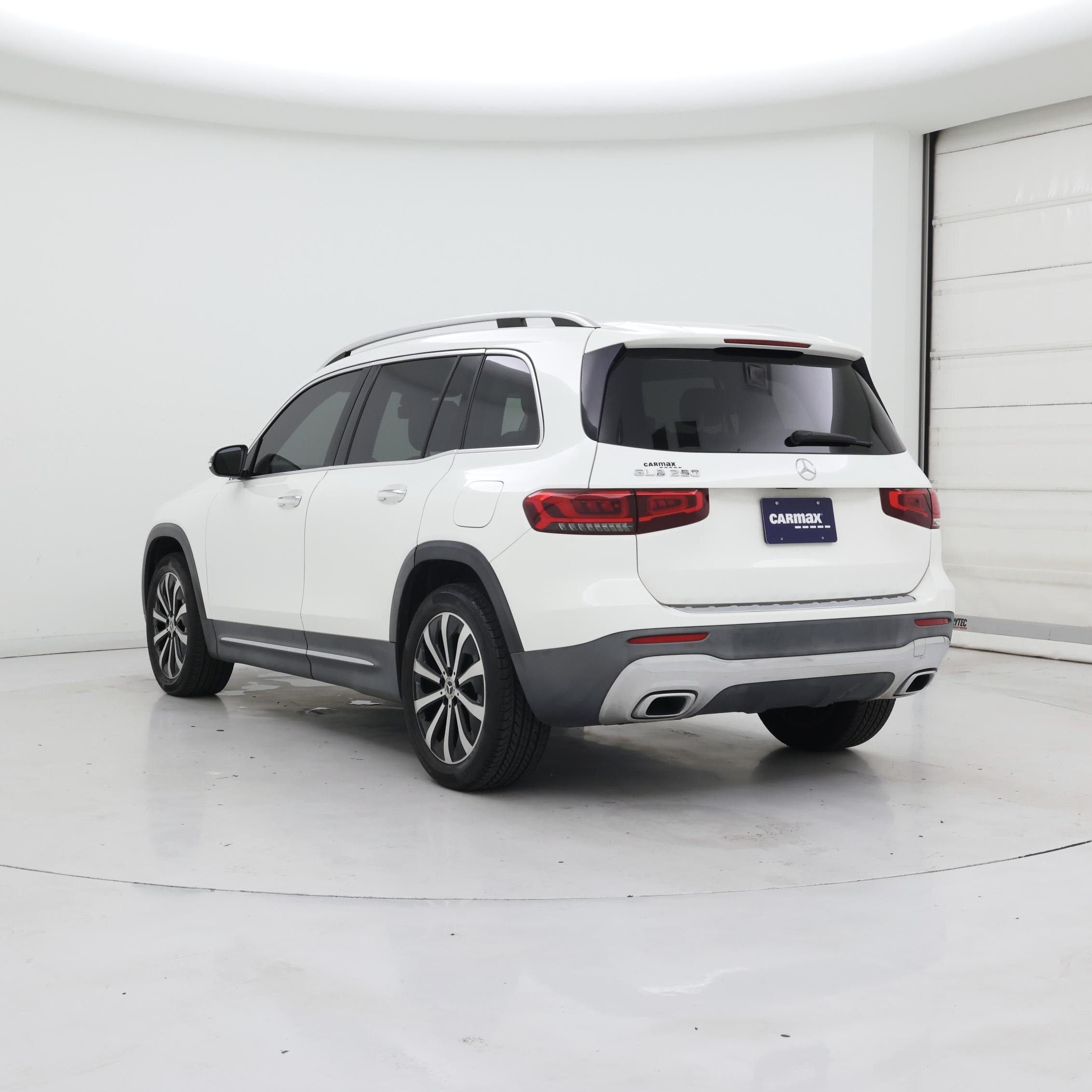 Thumbnail: 2021 Mercedes-Benz GLB - 2