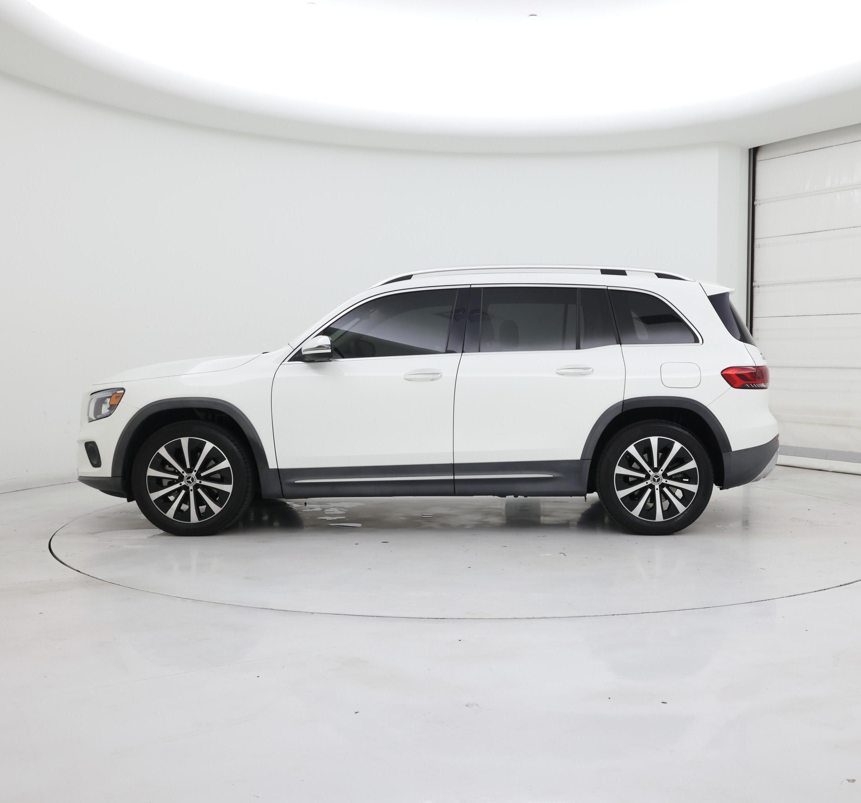 Thumbnail: 2021 Mercedes-Benz GLB - 3