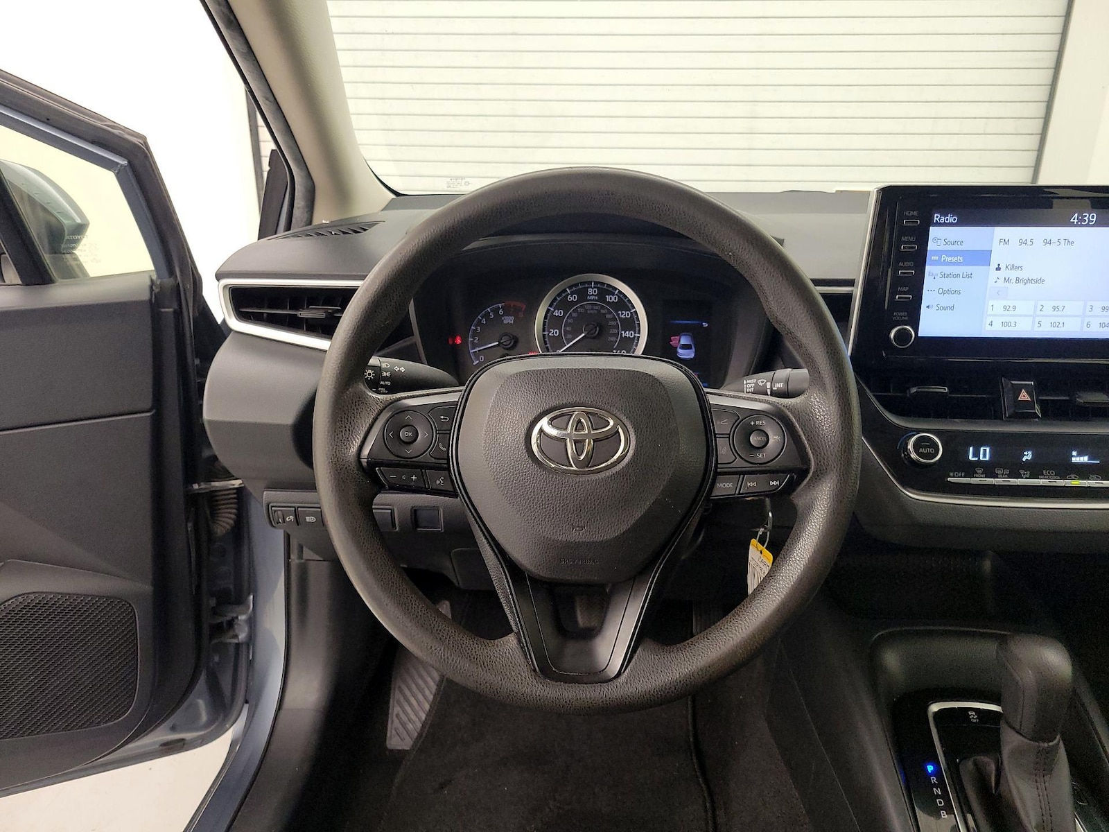 2020 Toyota Corolla LE - Photo 11