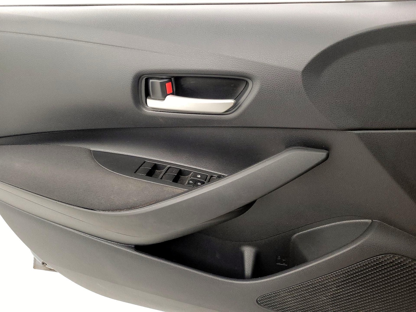 2020 Toyota Corolla LE - Photo 13