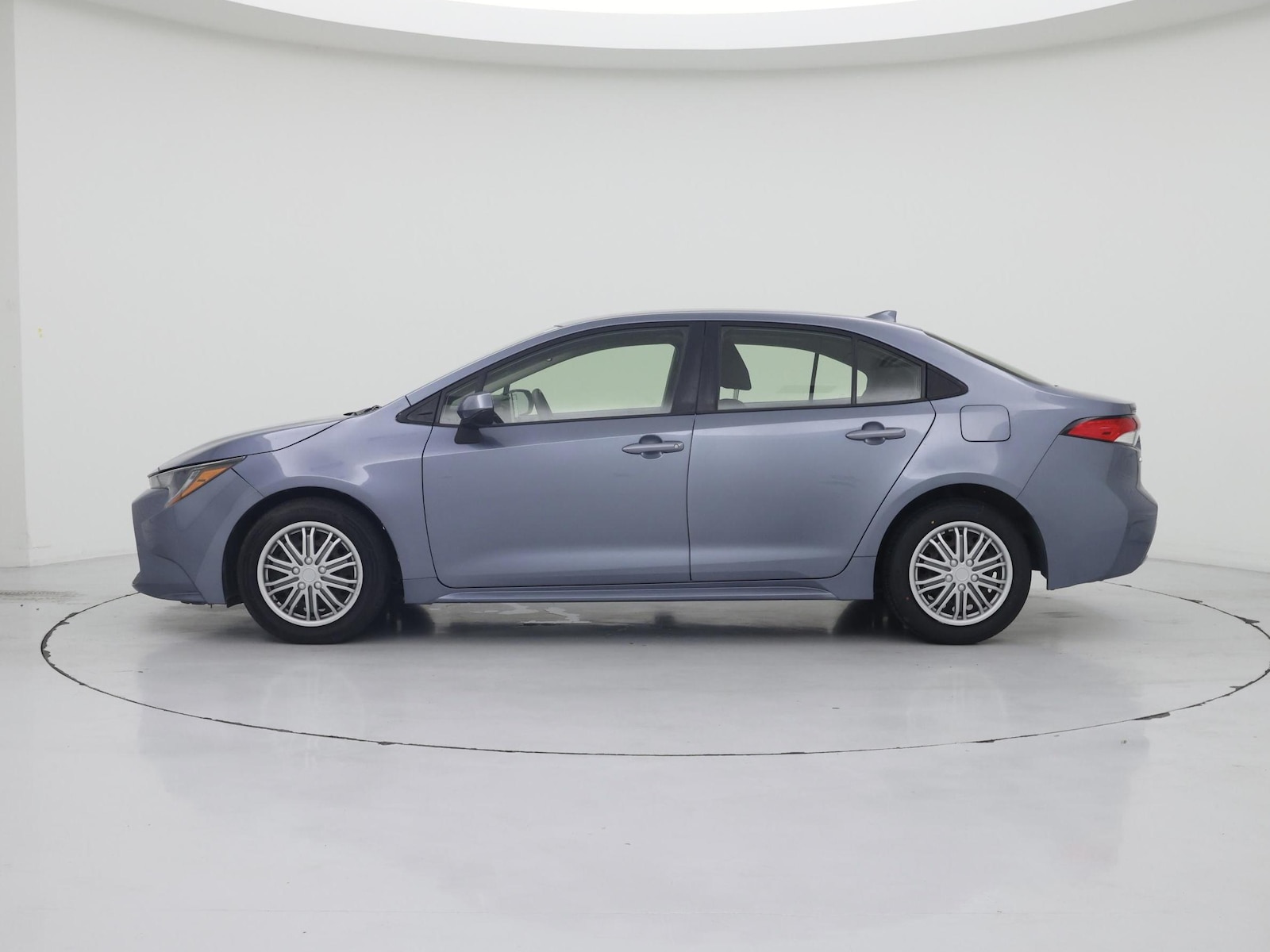 2020 Toyota Corolla LE - Photo 4