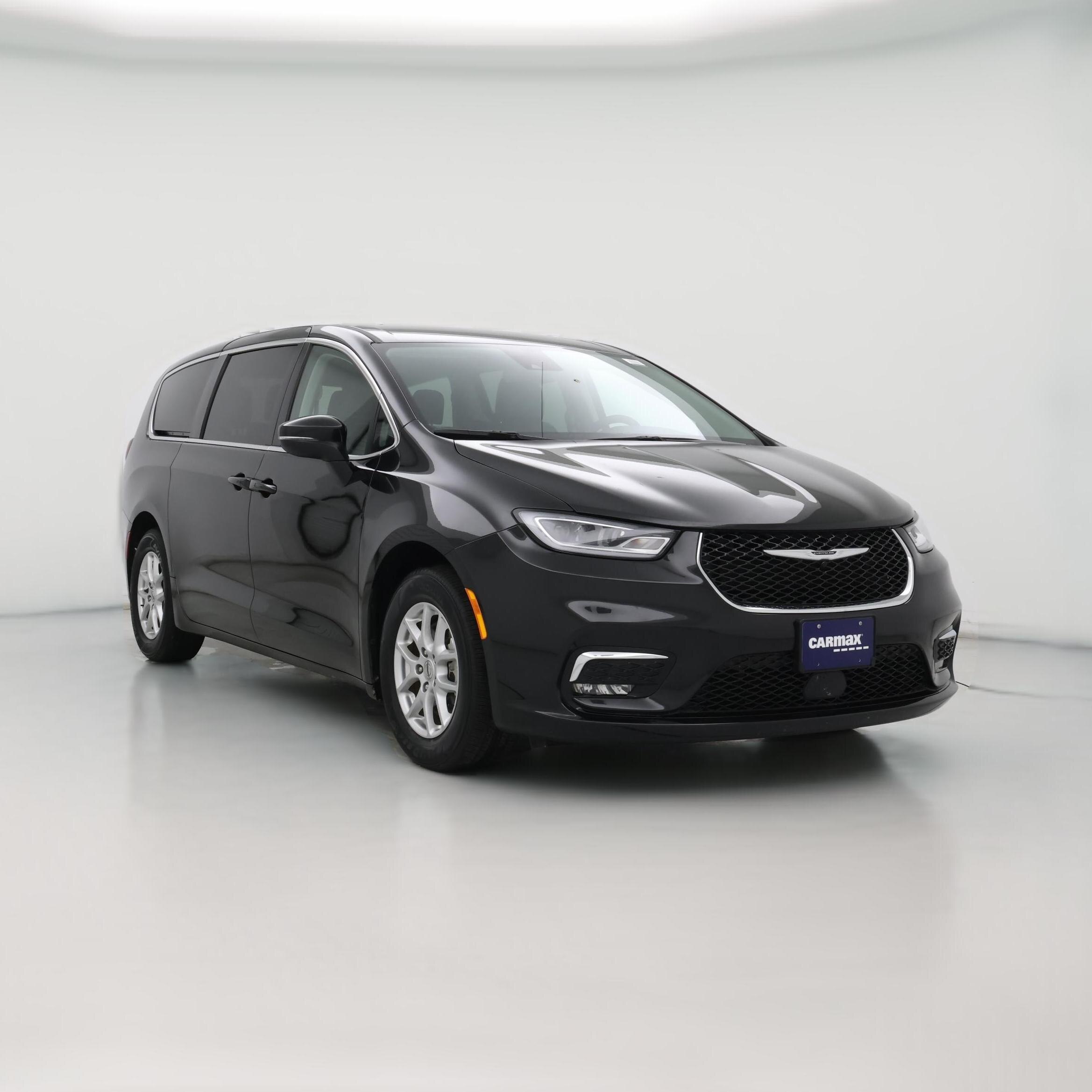 Thumbnail: 2023 Chrysler Pacifica - 1