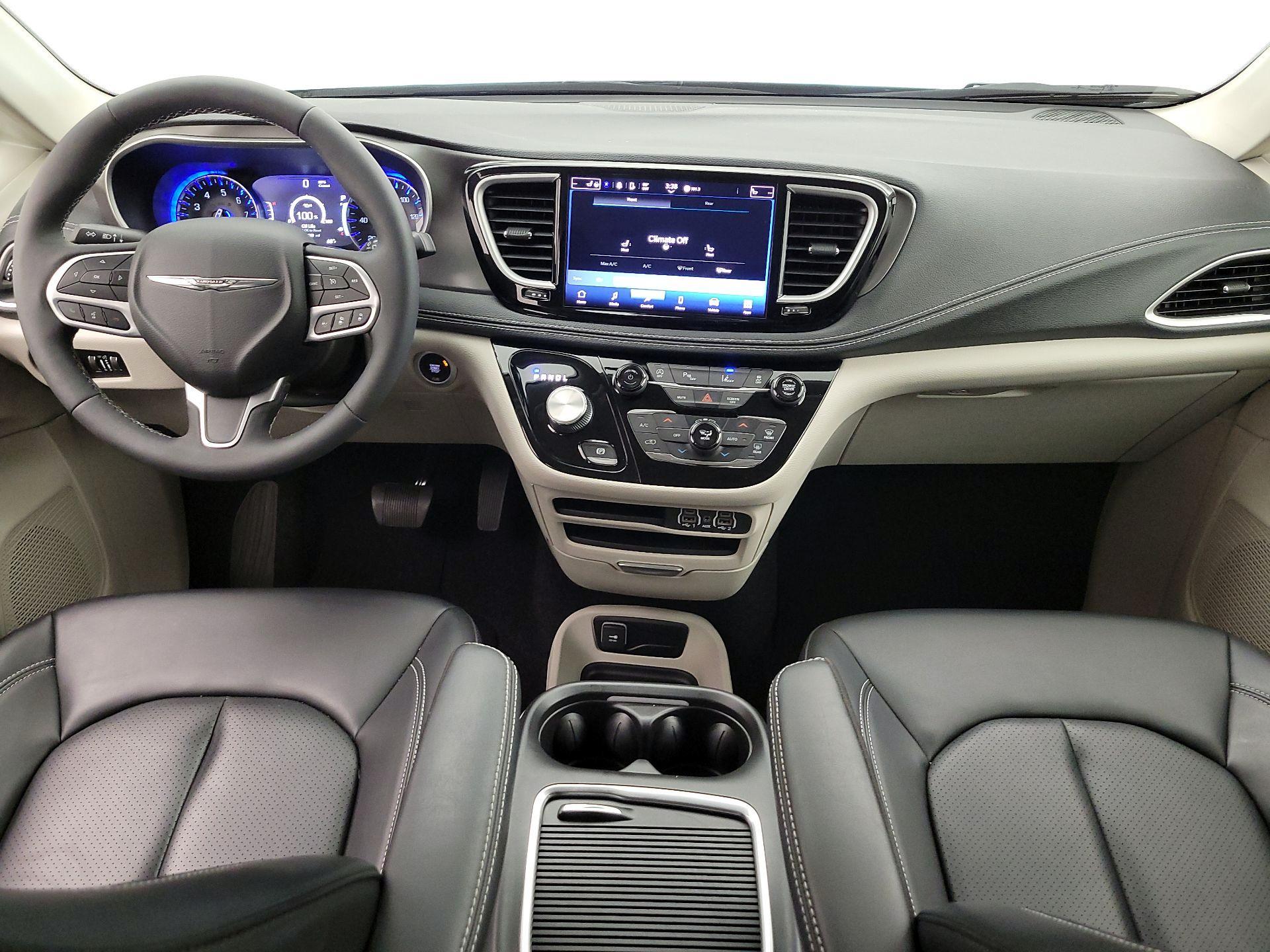 Thumbnail: 2023 Chrysler Pacifica - 9