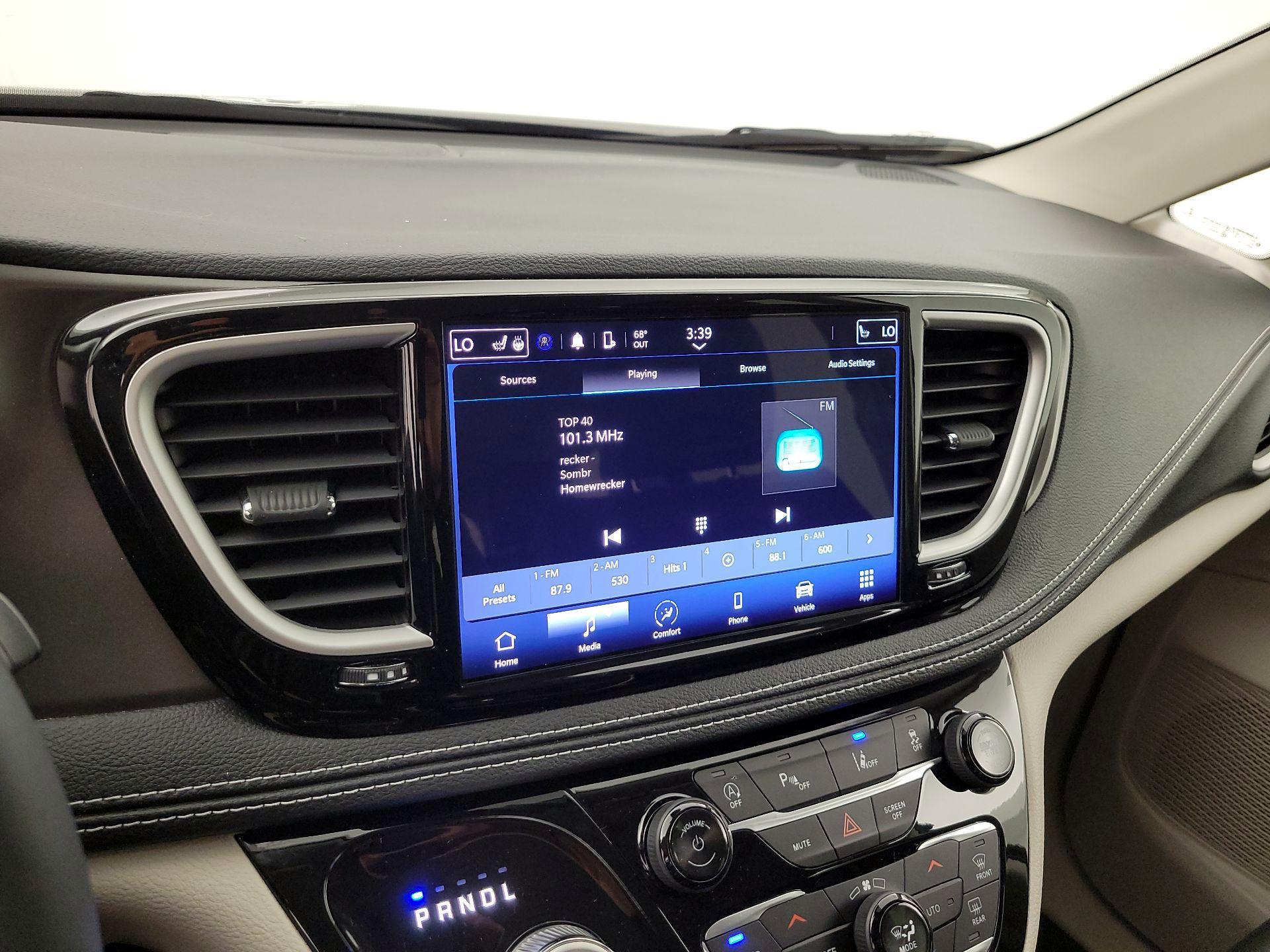 Thumbnail: 2023 Chrysler Pacifica - 15
