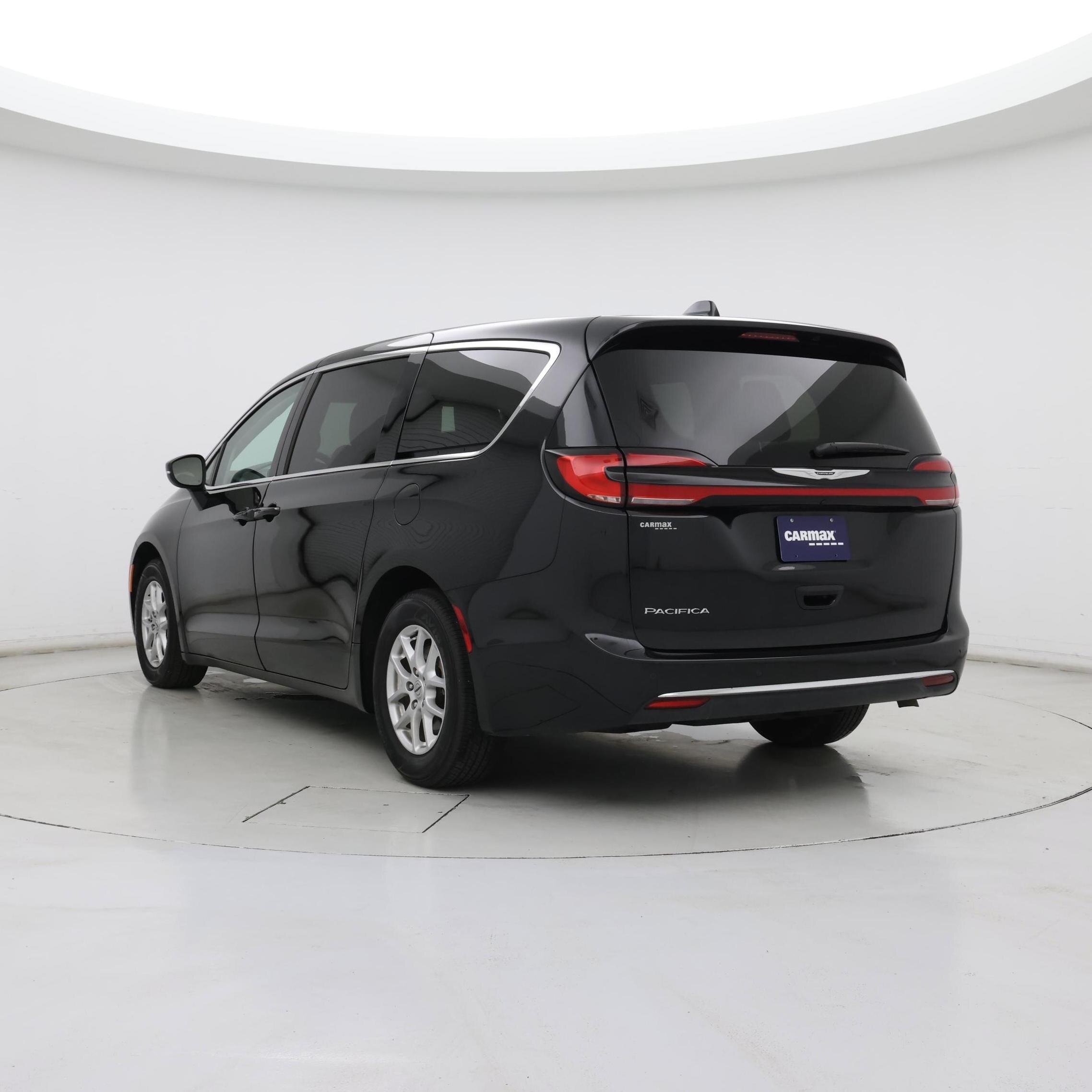 Thumbnail: 2023 Chrysler Pacifica - 2