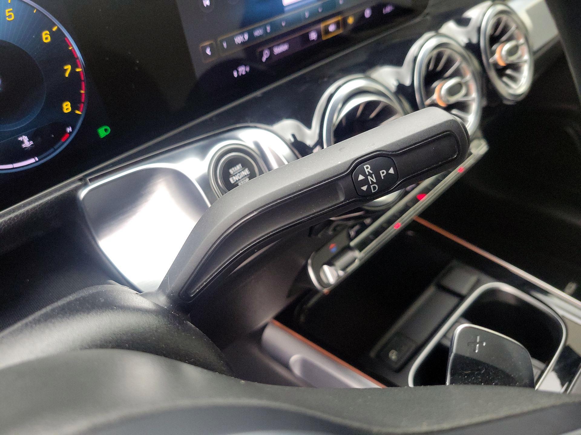 Thumbnail: 2021 Mercedes-Benz GLB - 17