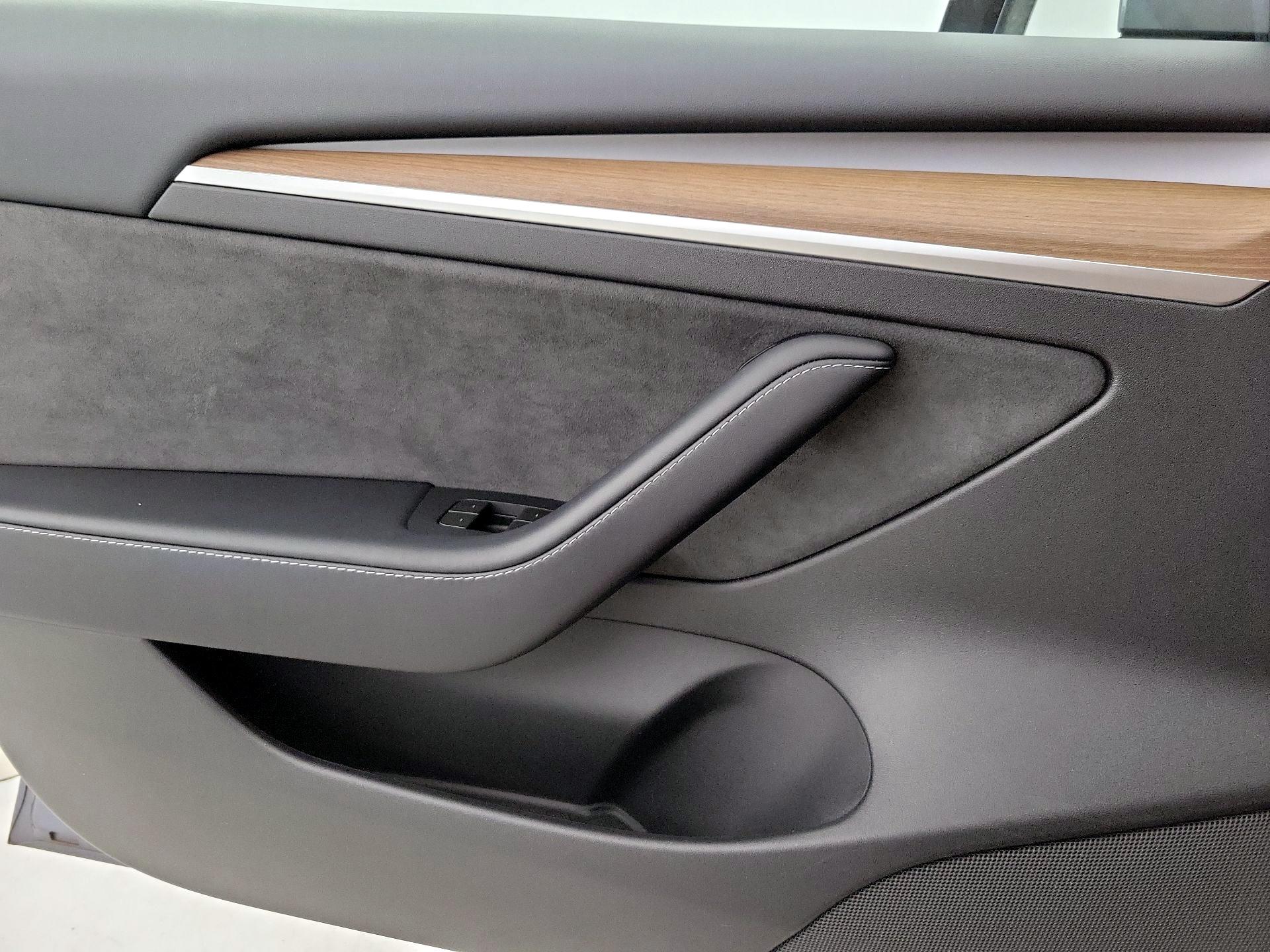Thumbnail: 2023 Tesla Model 3 - 12