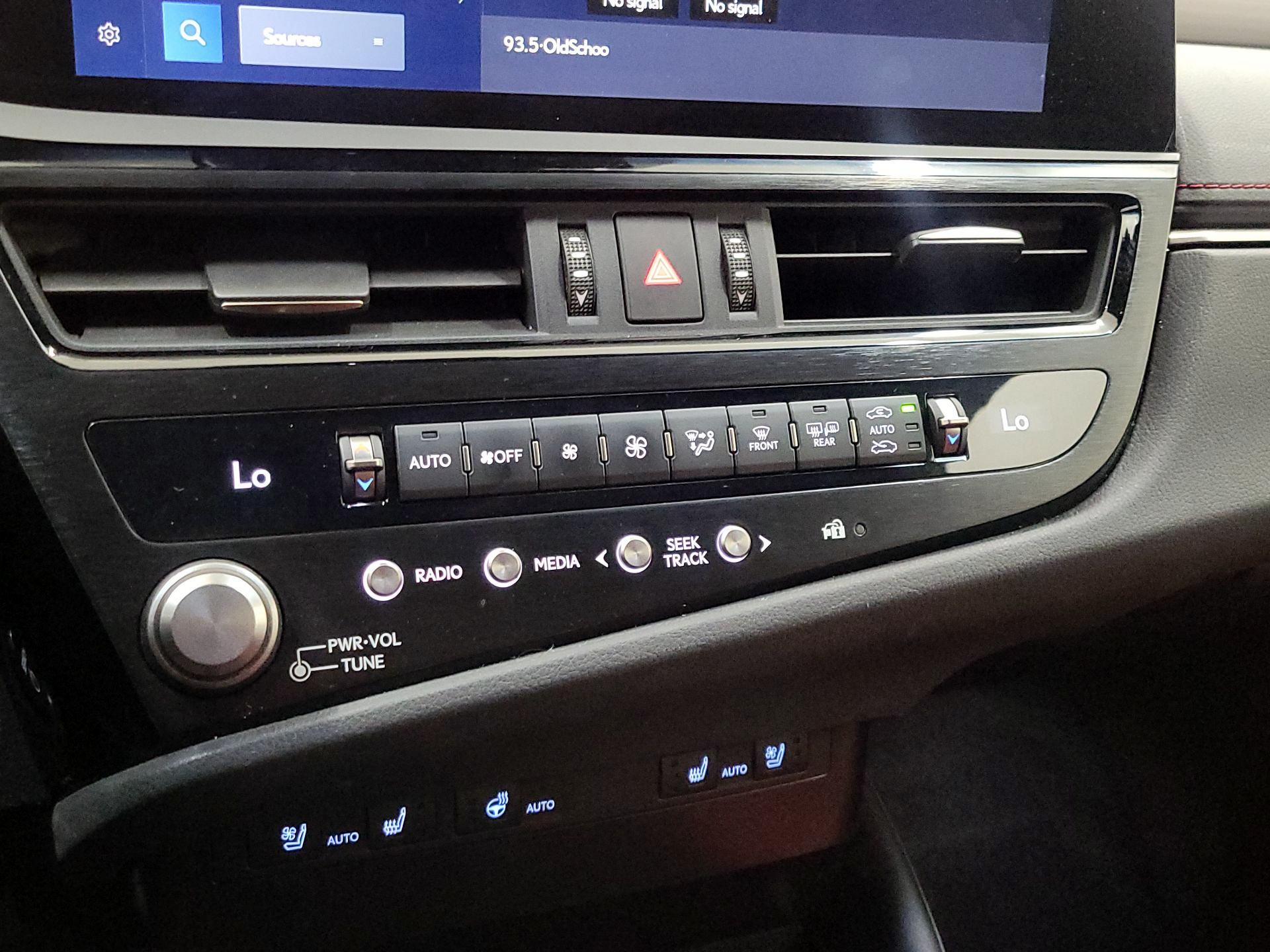 Thumbnail: 2023 Lexus ES - 16