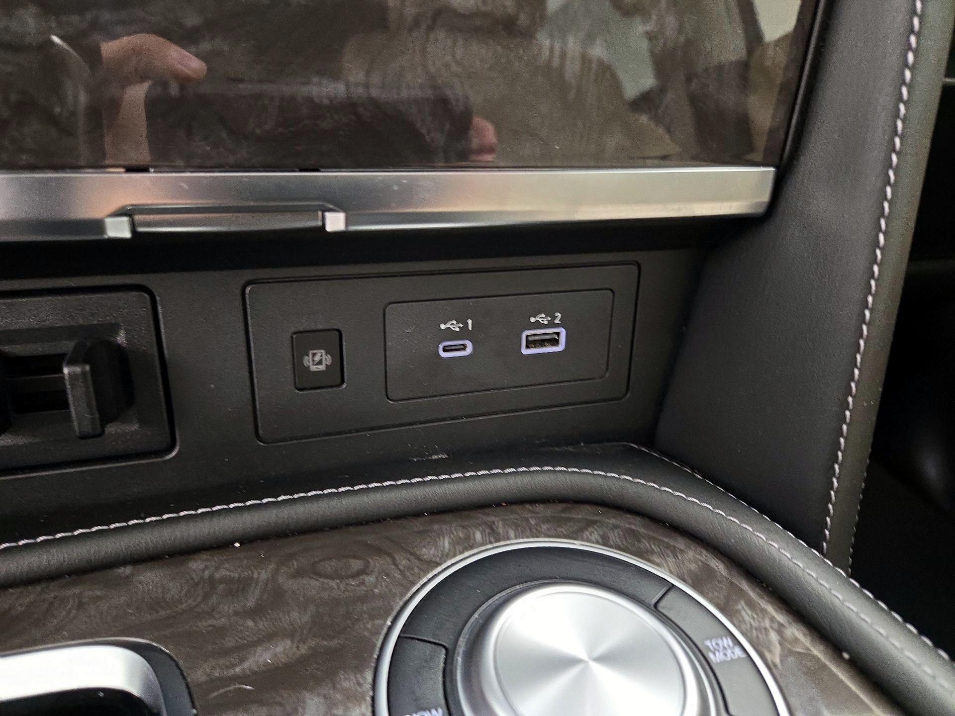 Thumbnail: 2023 Nissan Armada - 19