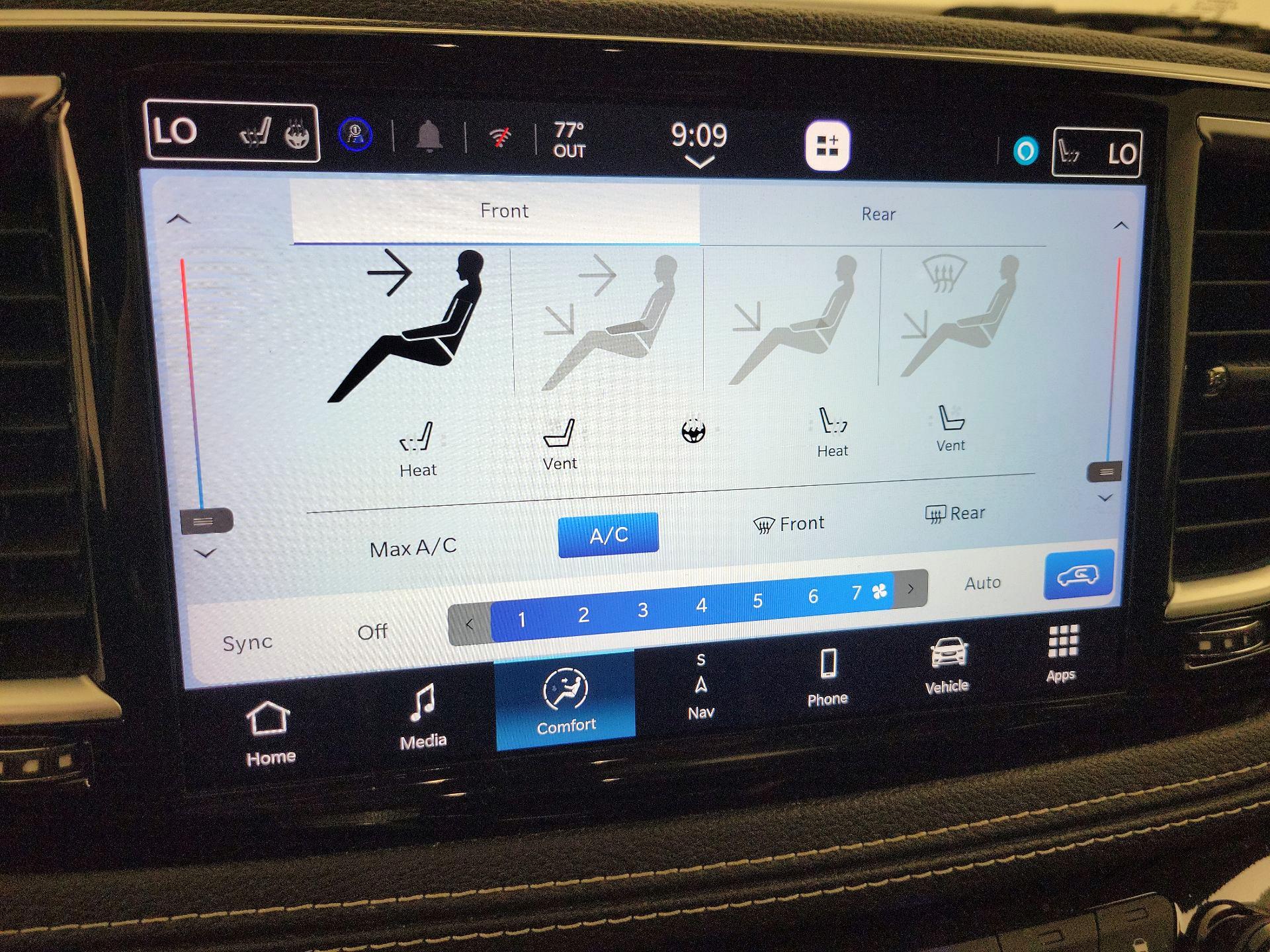 Thumbnail: 2021 Chrysler Pacifica - 17