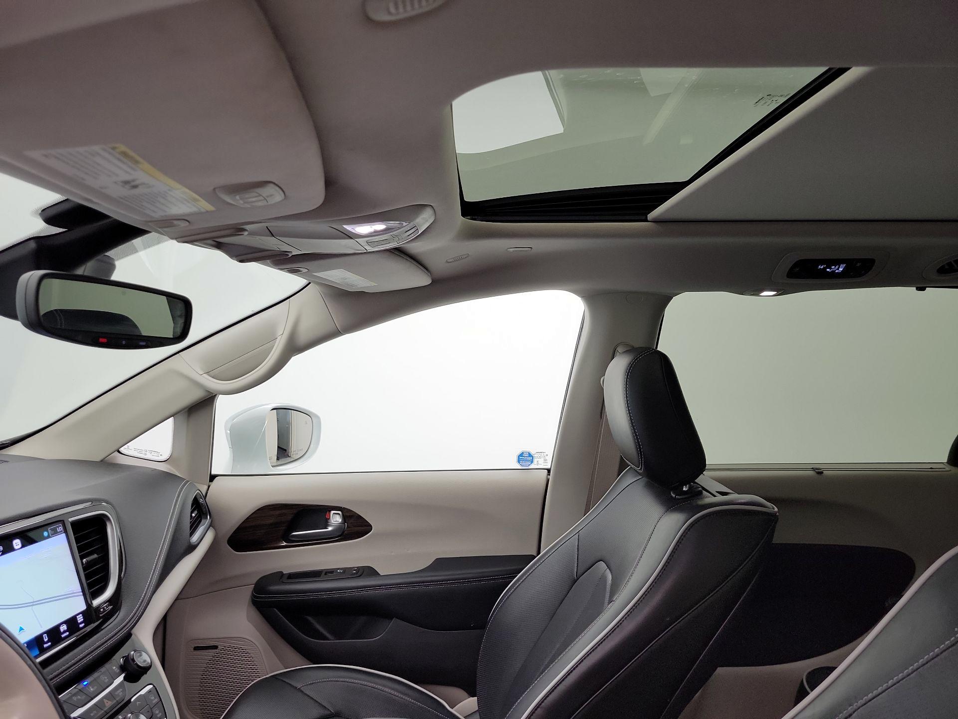Thumbnail: 2021 Chrysler Pacifica - 20
