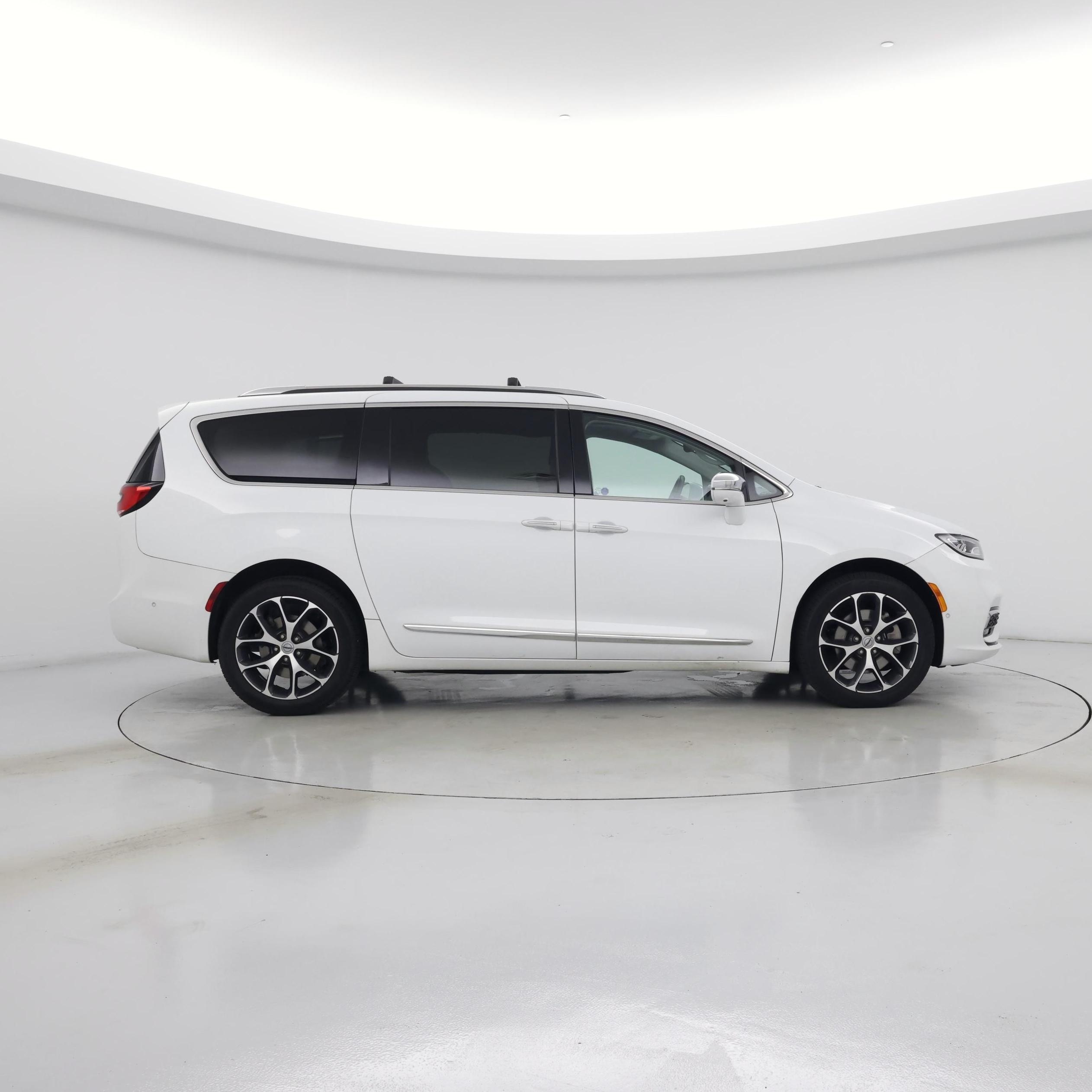 Thumbnail: 2021 Chrysler Pacifica - 7